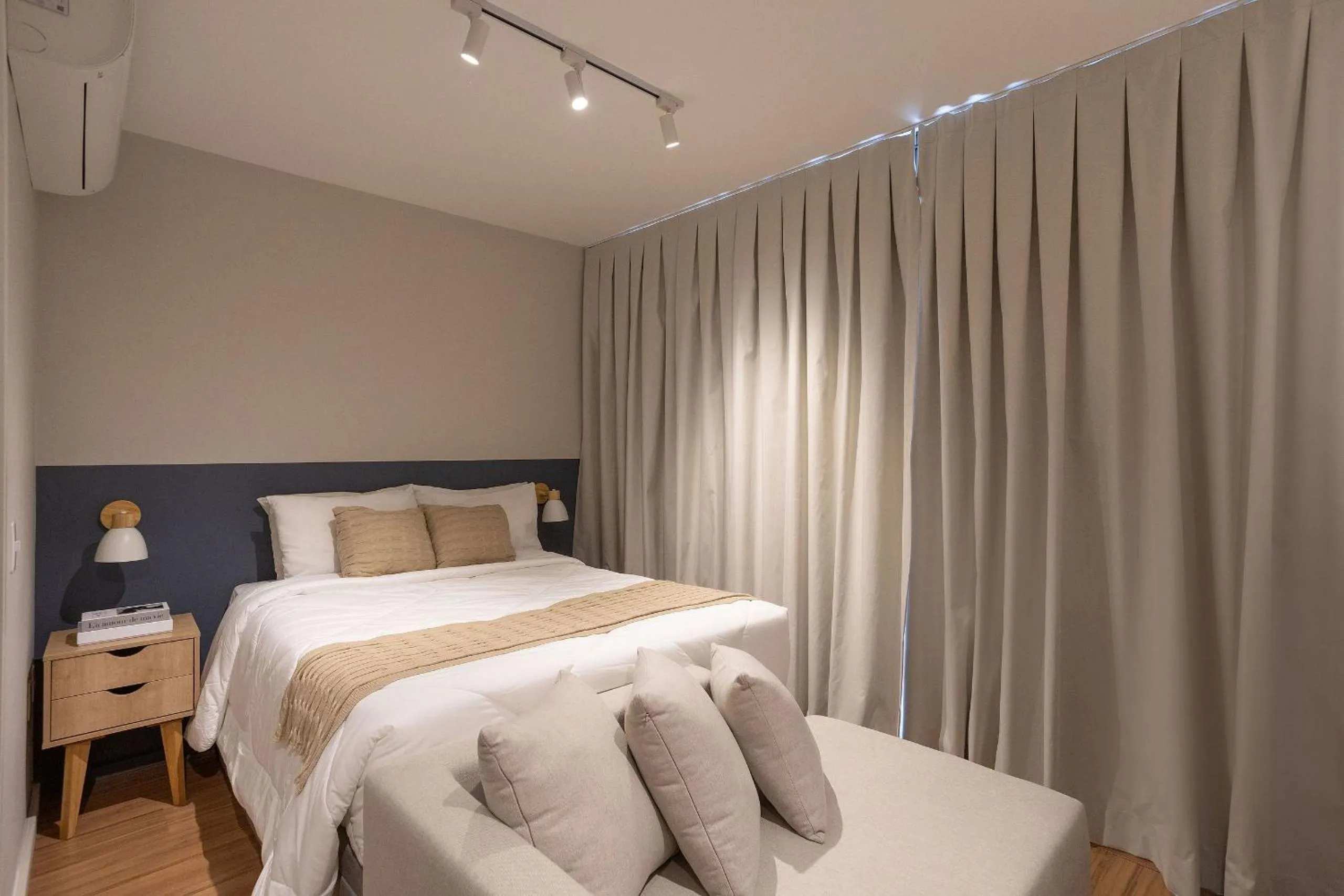 Bed in DSG Itaim by Conviva