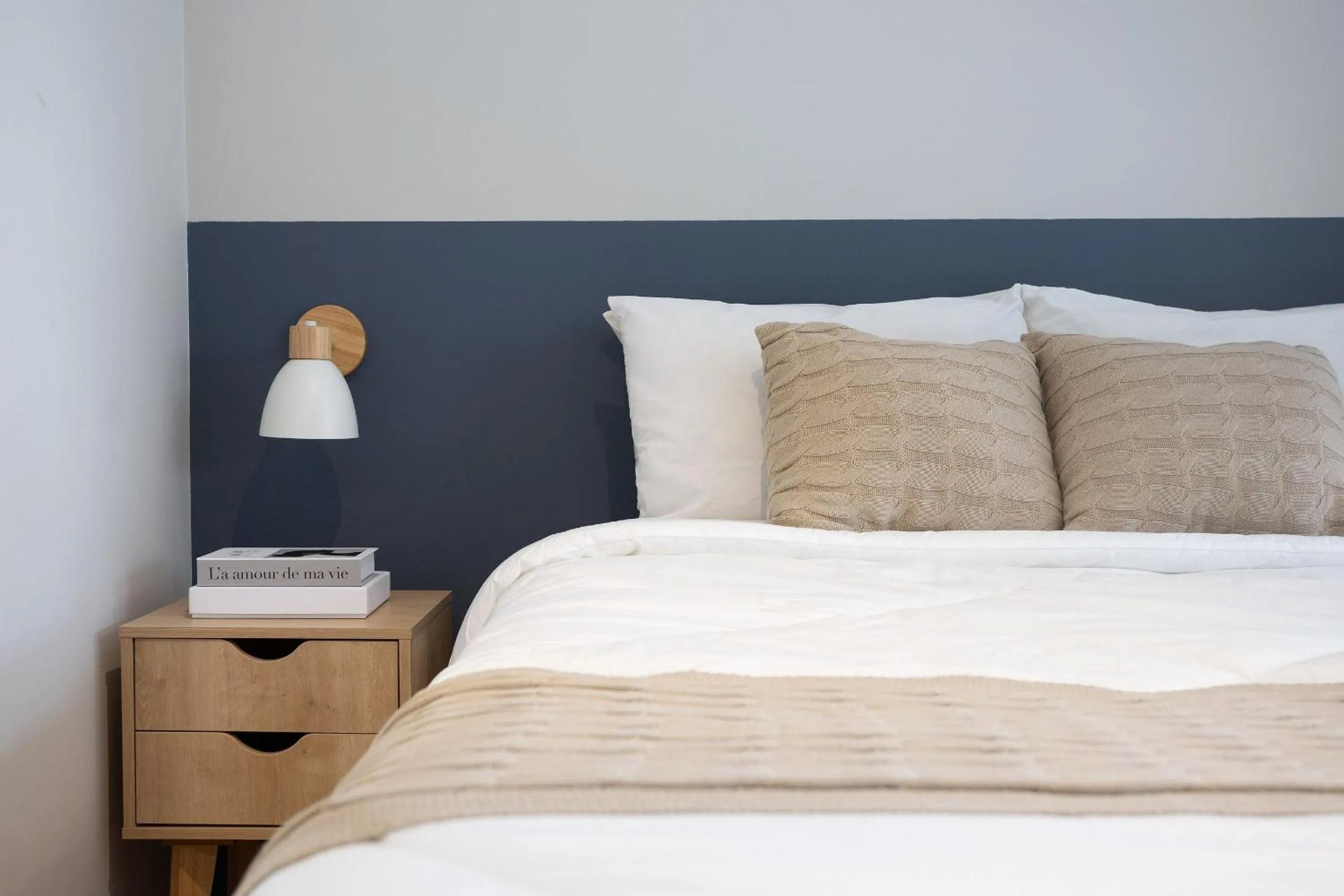 Bed in DSG Itaim by Conviva