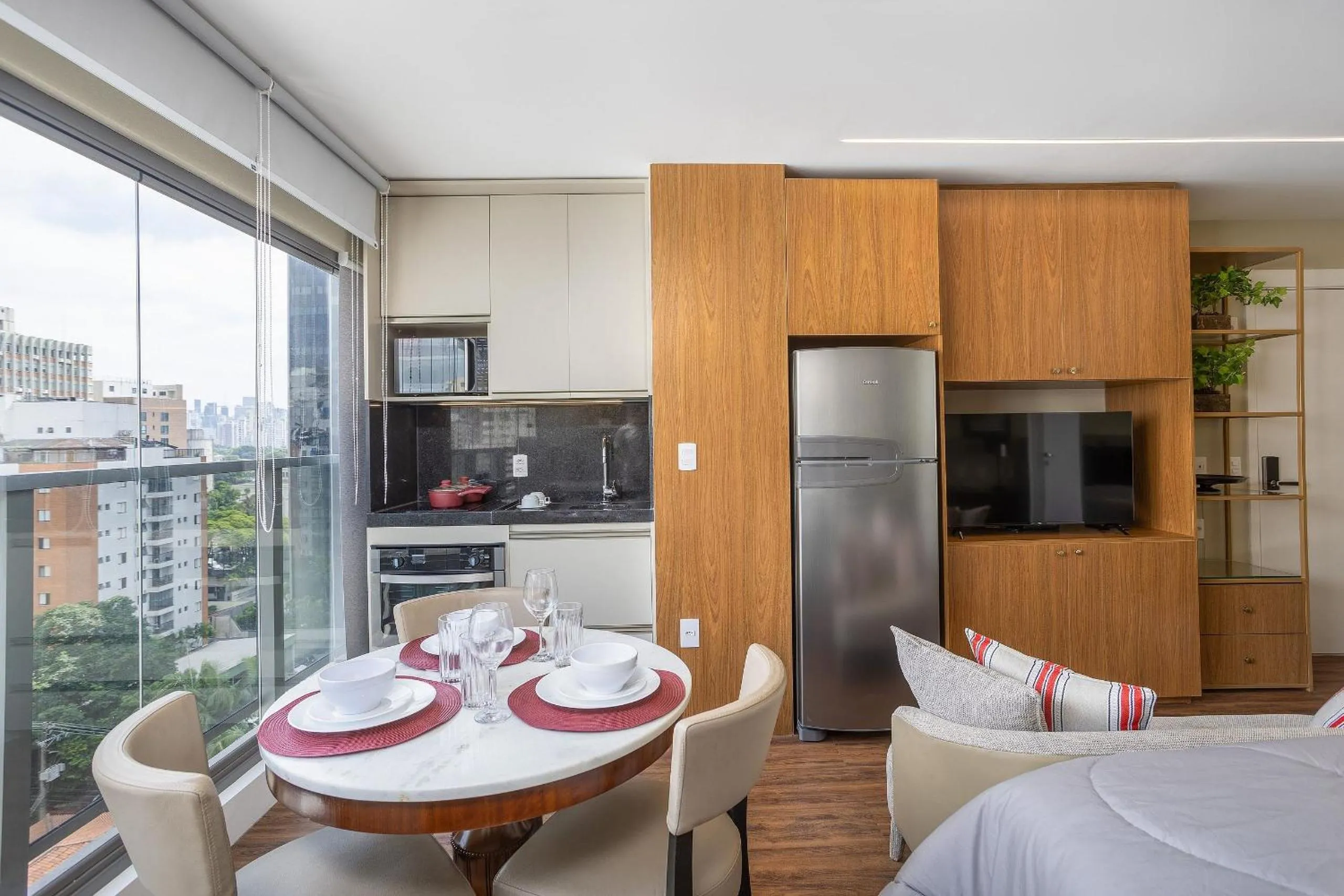 Dining area in DSG Itaim by Conviva