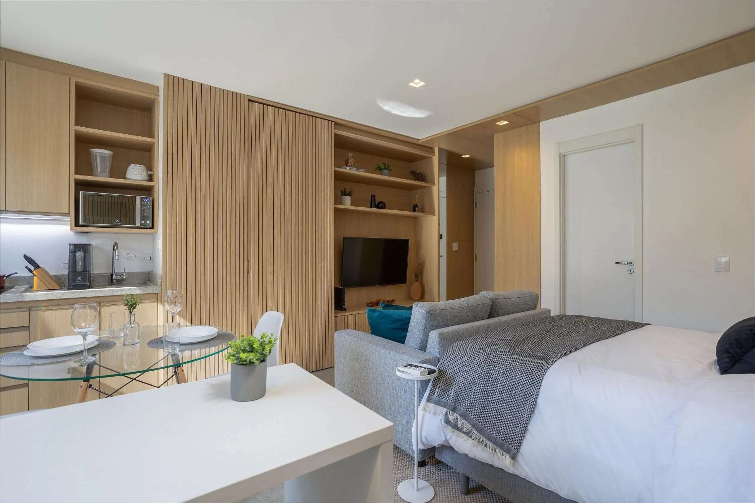 Bedroom, Bed in DSG Itaim by Conviva