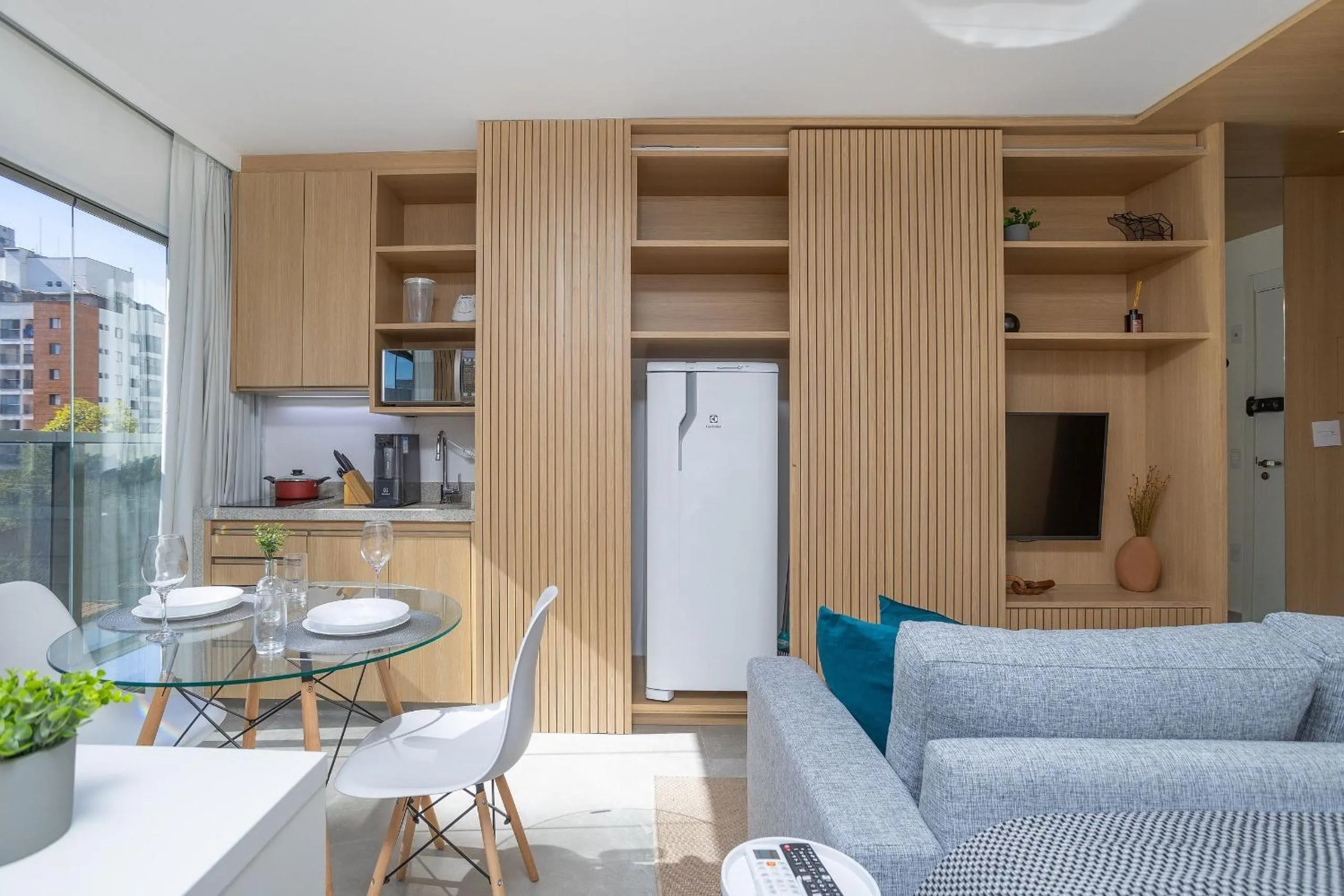 Kitchen or kitchenette in DSG Itaim by Conviva