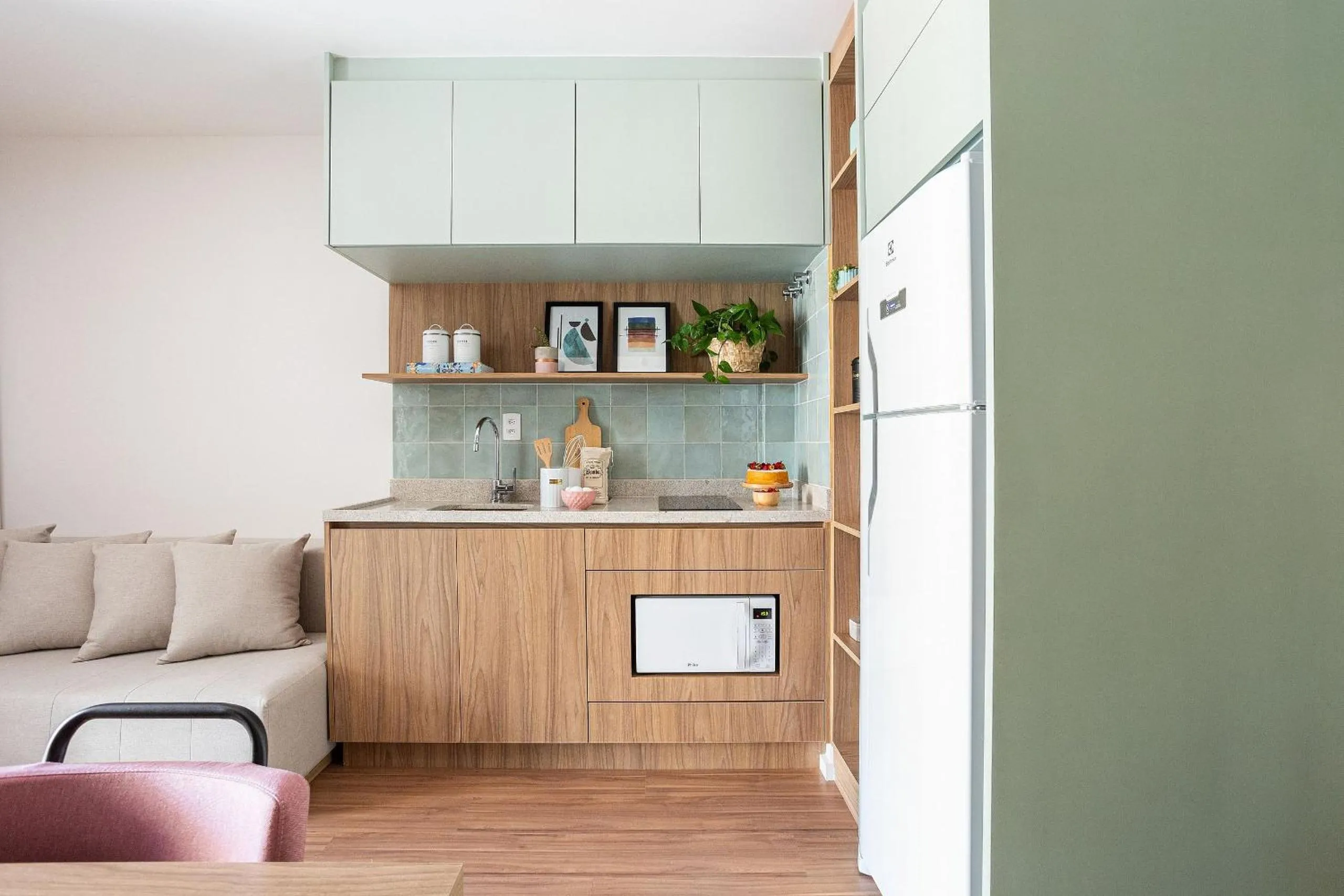 Kitchen or kitchenette in DSG Itaim by Conviva