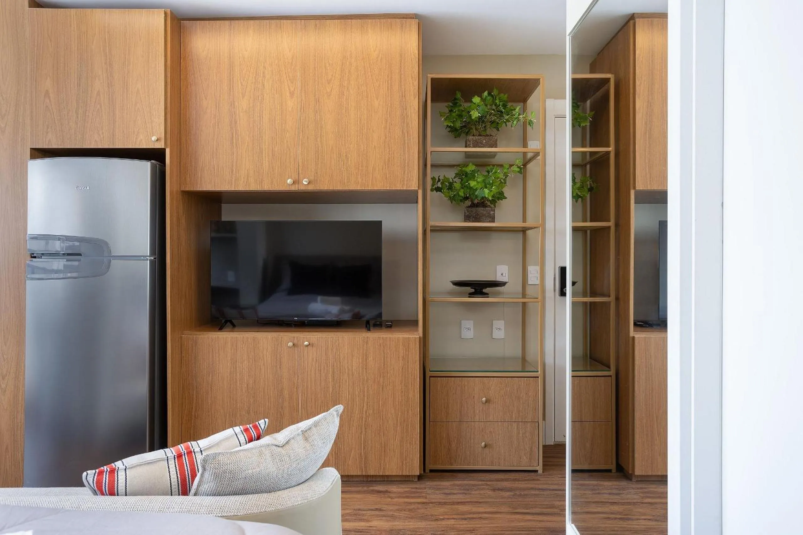 Kitchen or kitchenette in DSG Itaim by Conviva