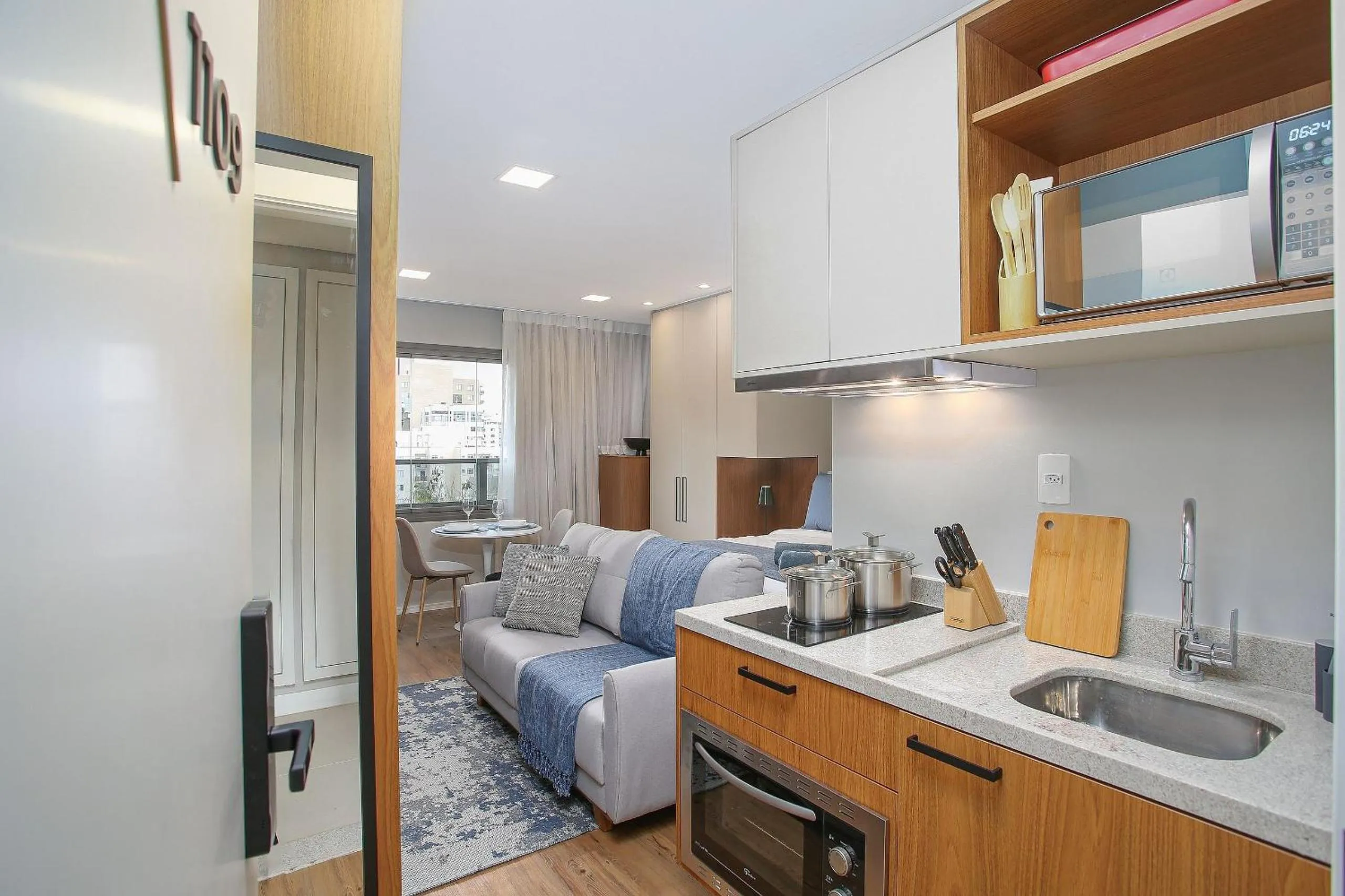 Kitchen or kitchenette in DSG Itaim by Conviva