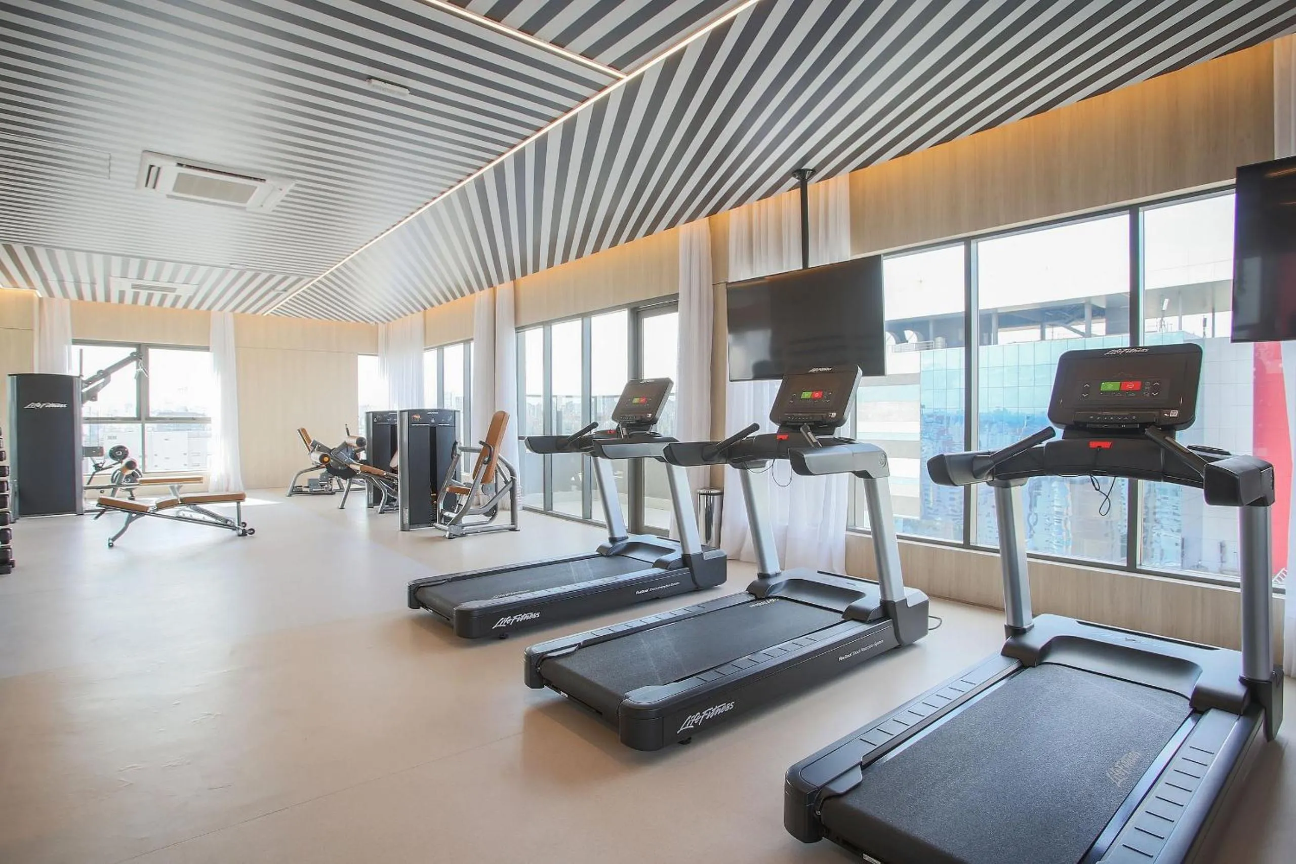 Fitness centre/facilities in DSG Itaim by Conviva