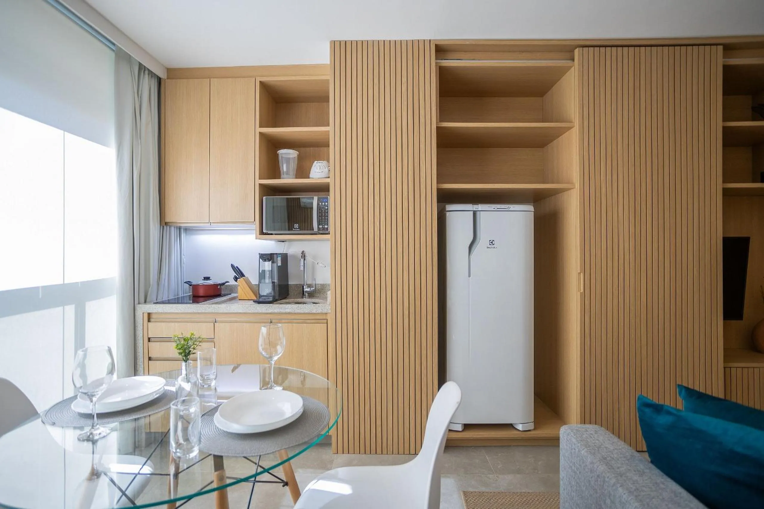 Kitchen or kitchenette in DSG Itaim by Conviva