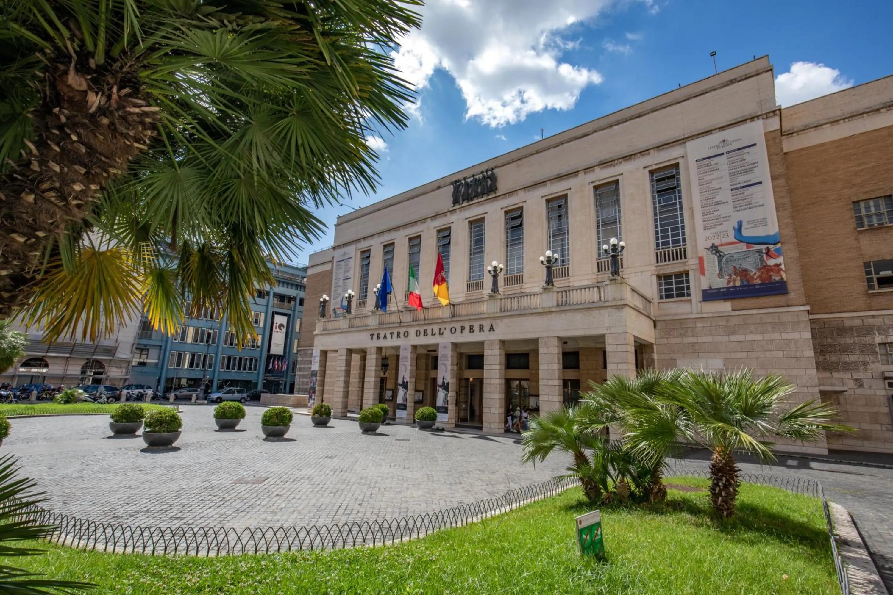 Nearby landmark in Daplace - Hotel Gran Torino Suites