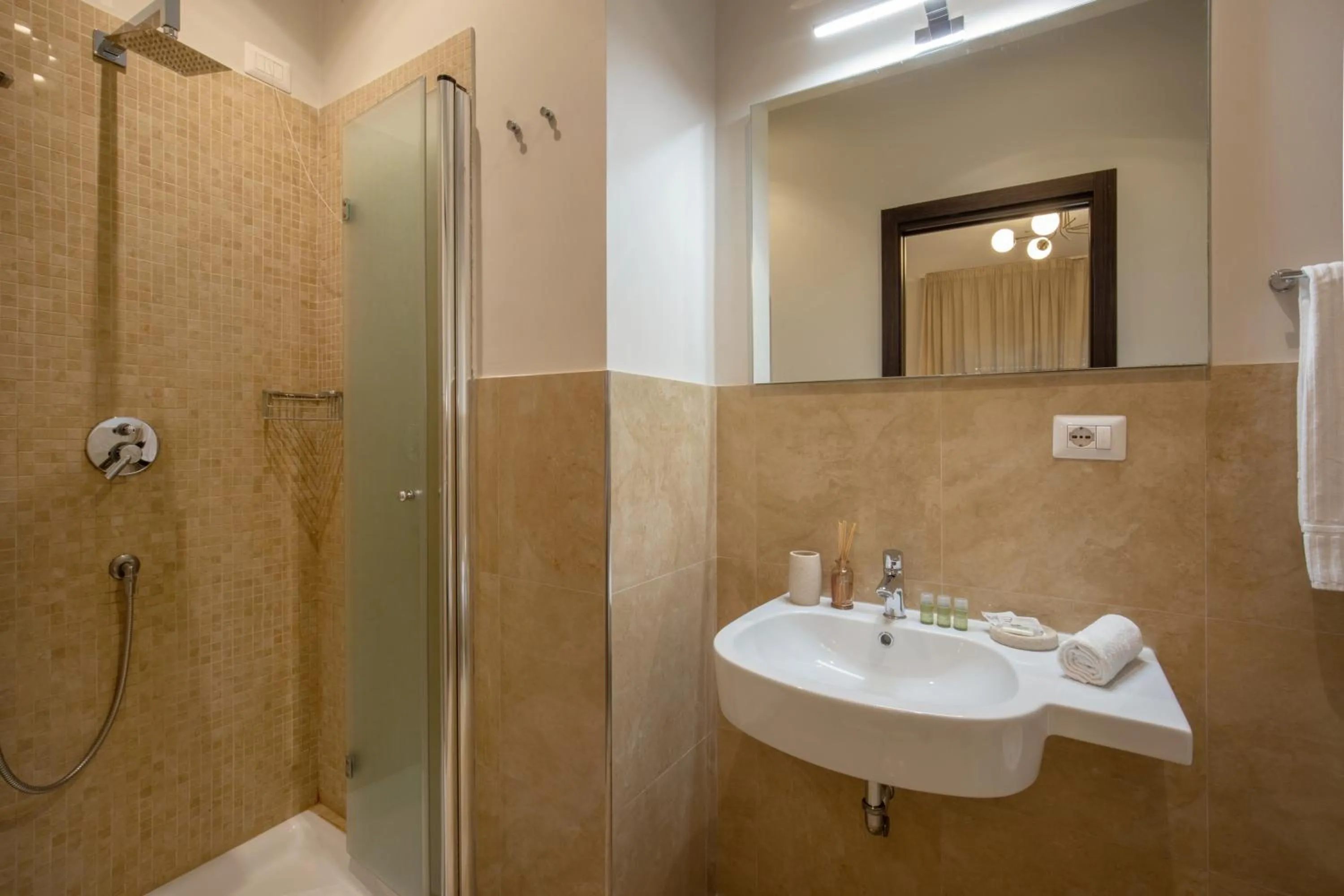 Bathroom in Daplace - Gran Torino Suites