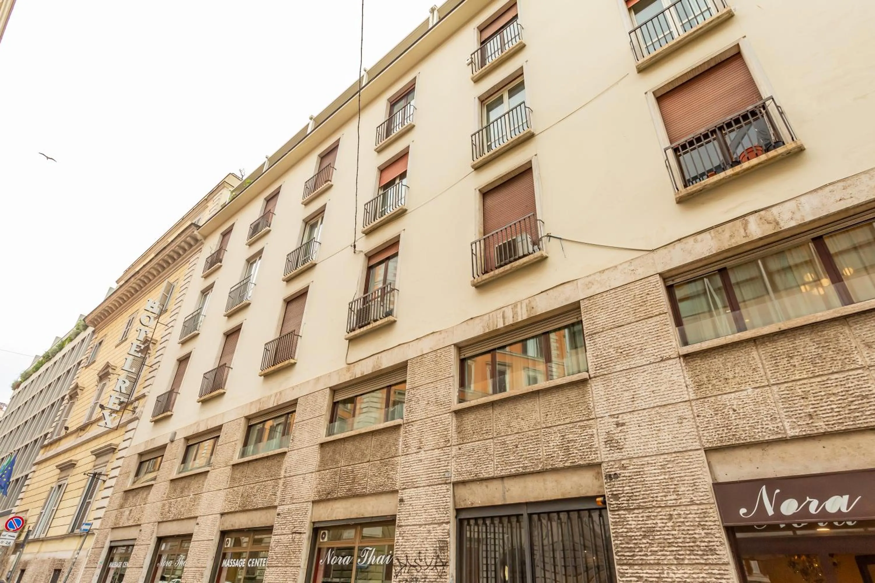 Property building in Daplace - Gran Torino Suites