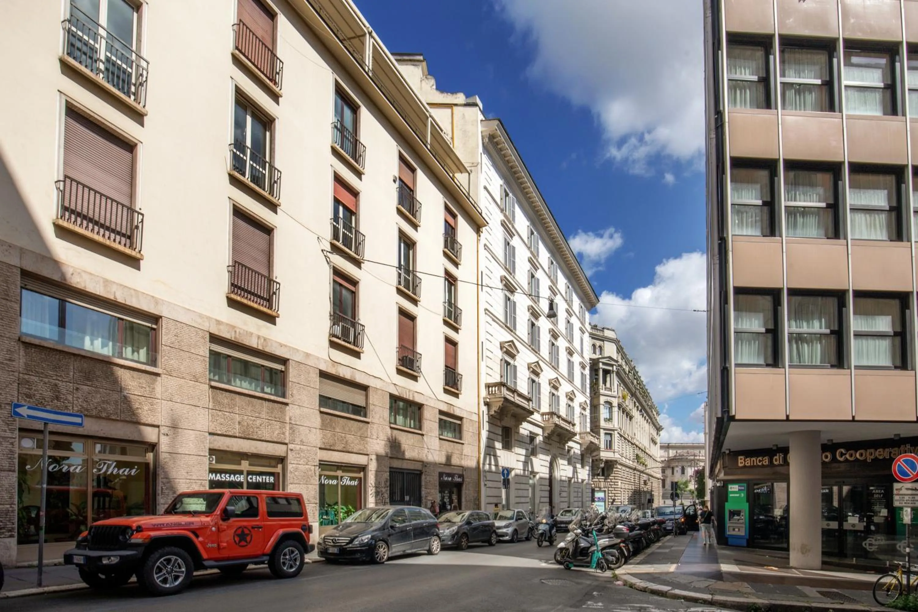 Street view in Daplace - Hotel Gran Torino Suites