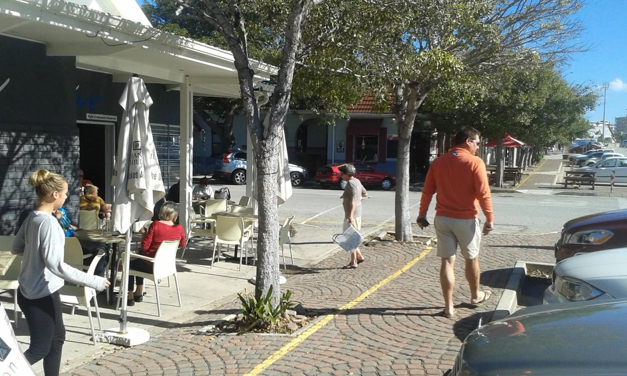 Restaurant/places to eat in Valley Guest House