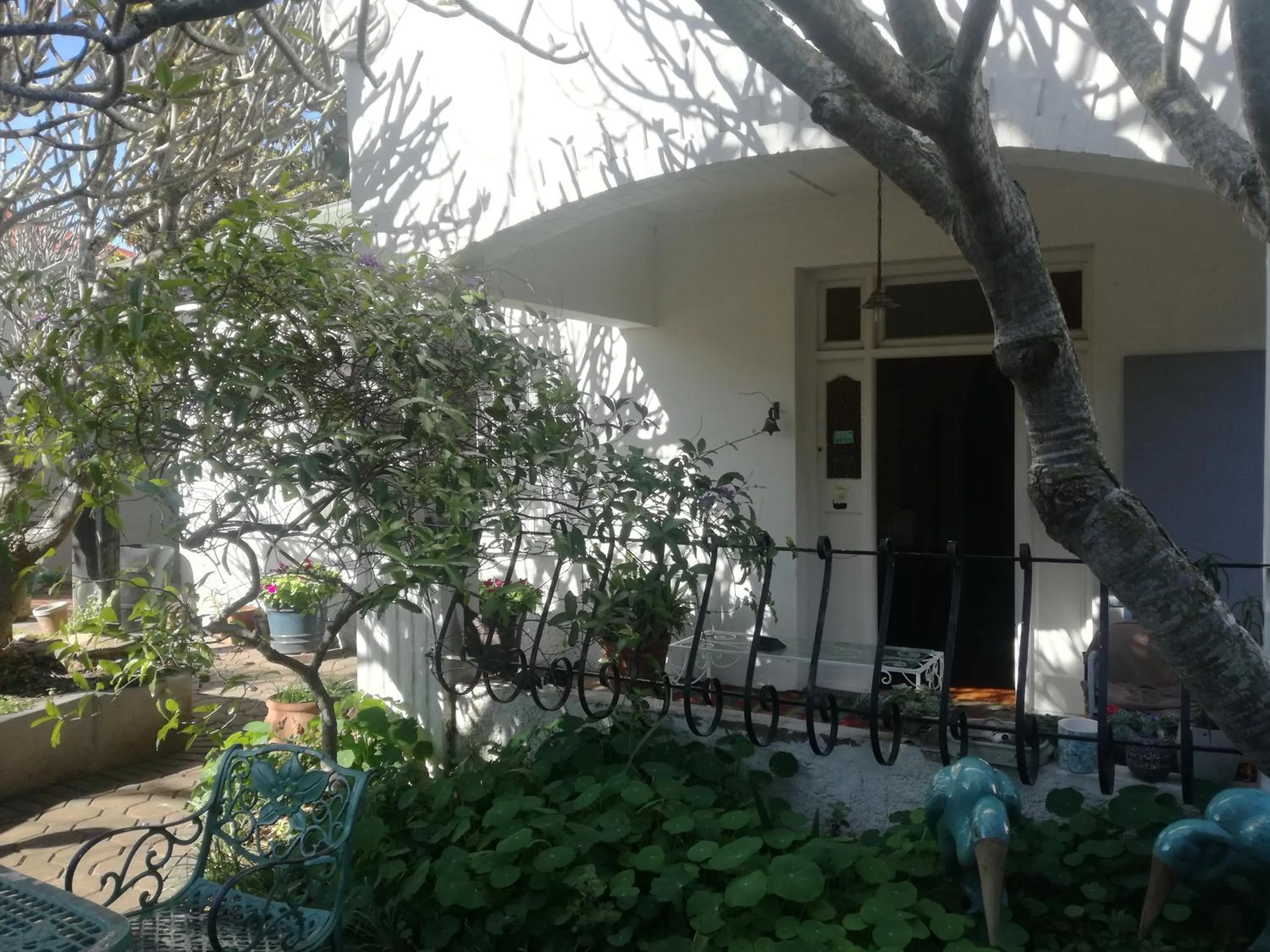 Facade/entrance in Valley Guest House