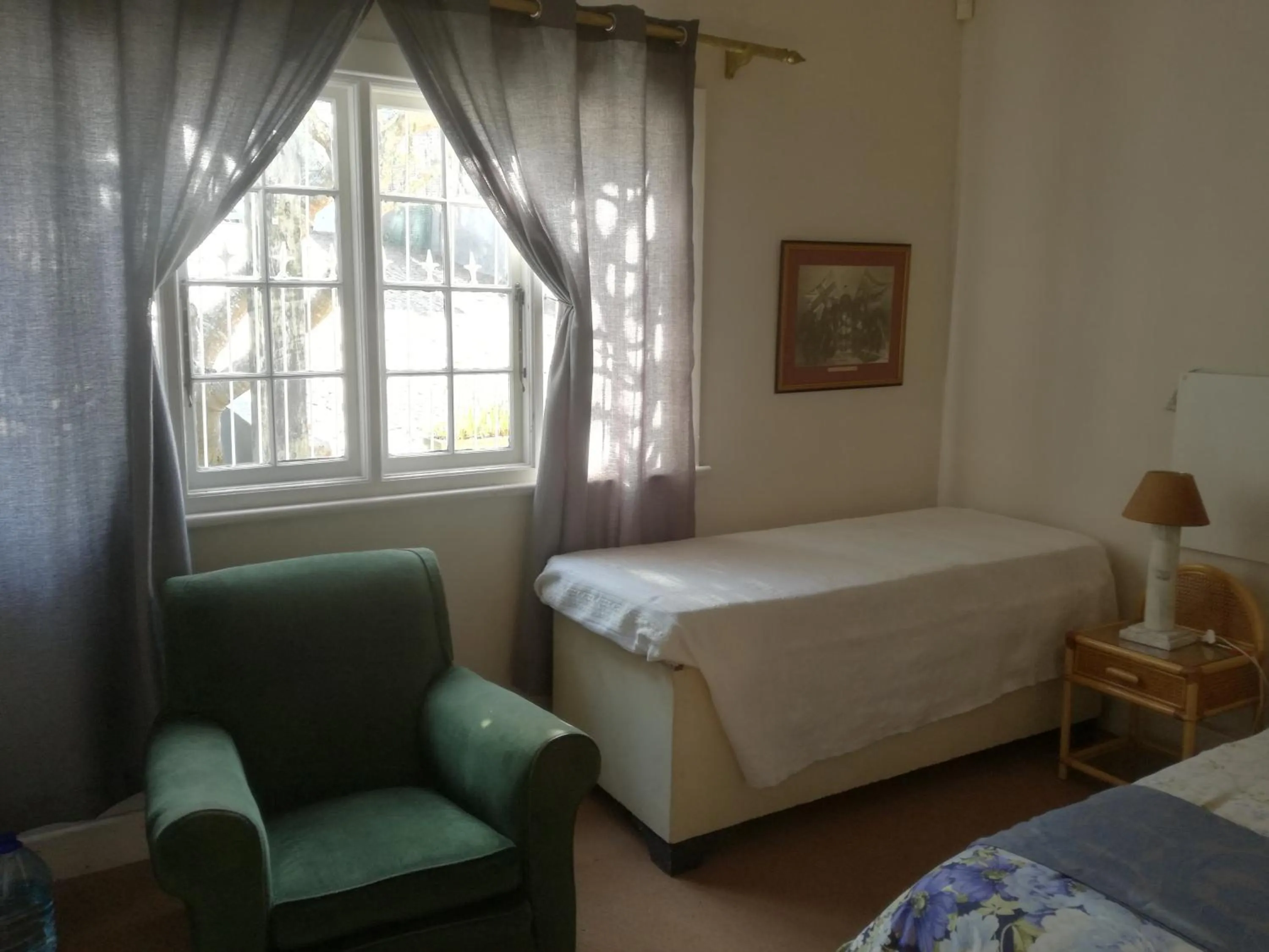 Bedroom, Bed in Valley Guest House