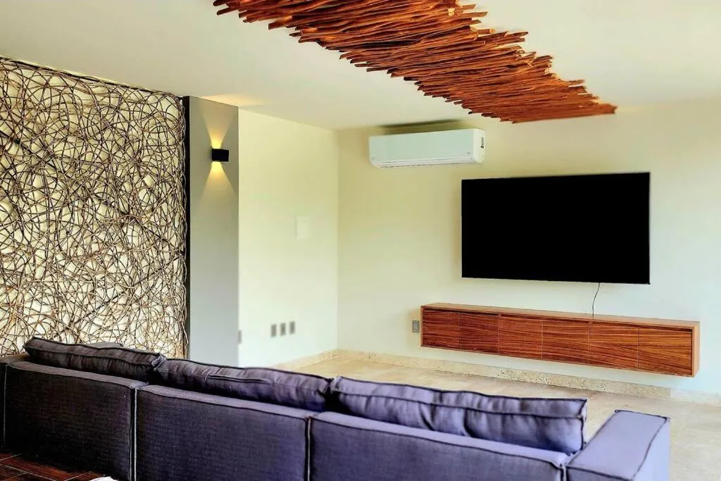 Communal lounge/ TV room in Follow to dream in Tulum!