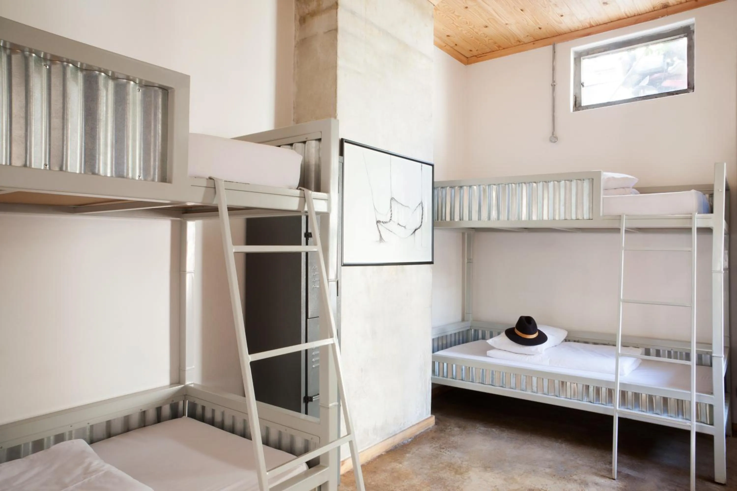 bunk bed, Bed in CURIOCITY Backpackers Johannesburg