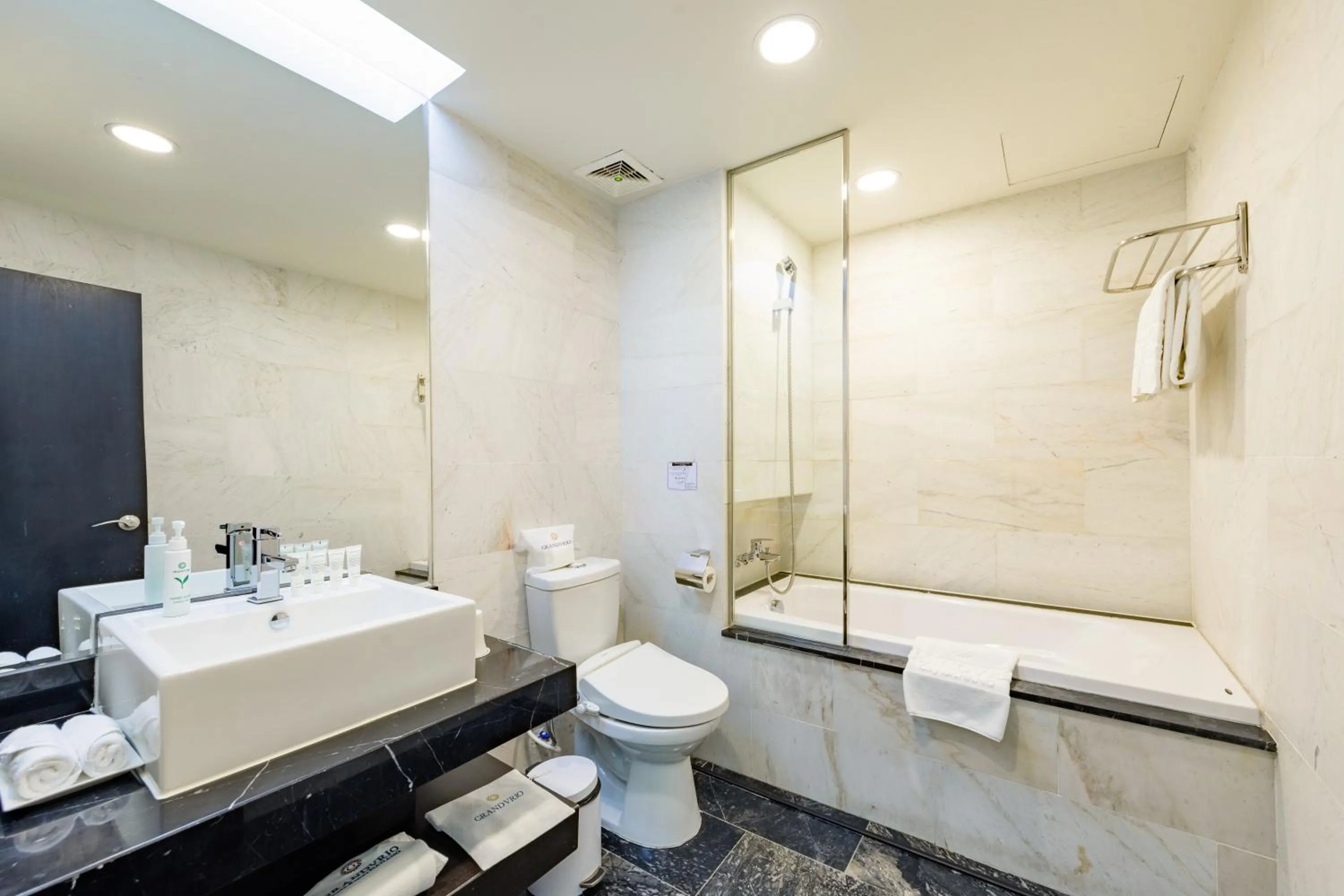 Toilet in Grandvrio City Danang By Route Inn Group
