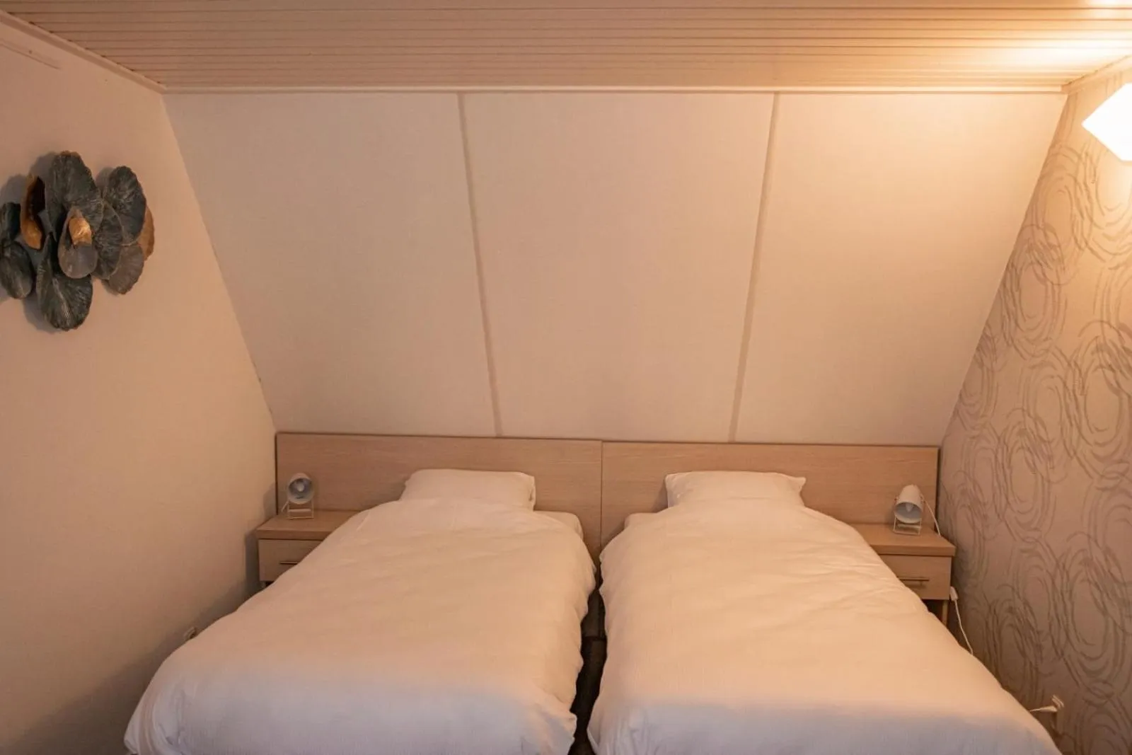 Bed in Hotel Almenum - het sfeervolle stadslogement -
