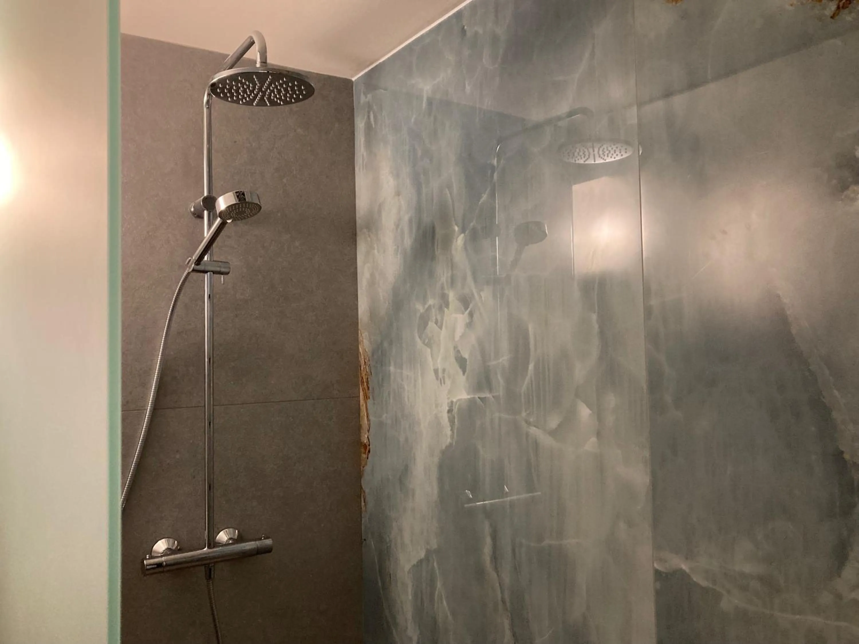 Shower in B&B Matin Tranquille