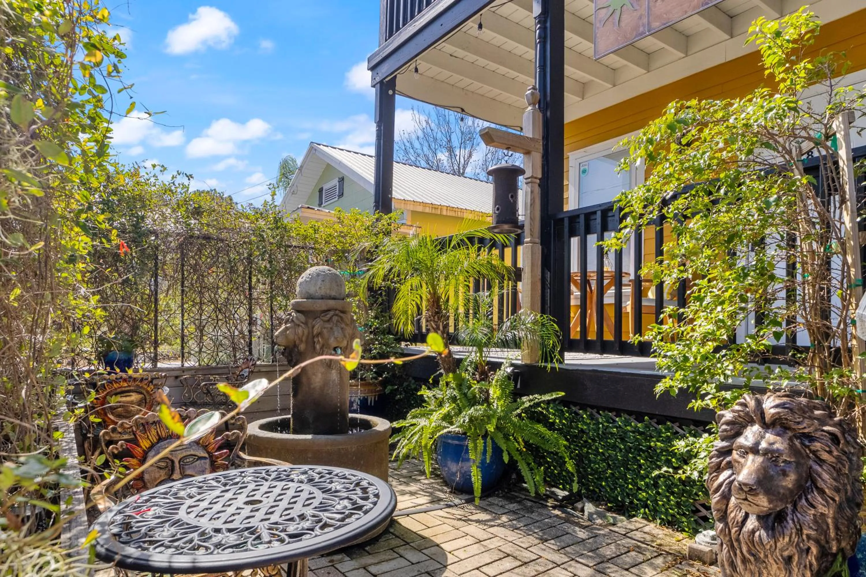 Inner courtyard view in Casa De Hernandez