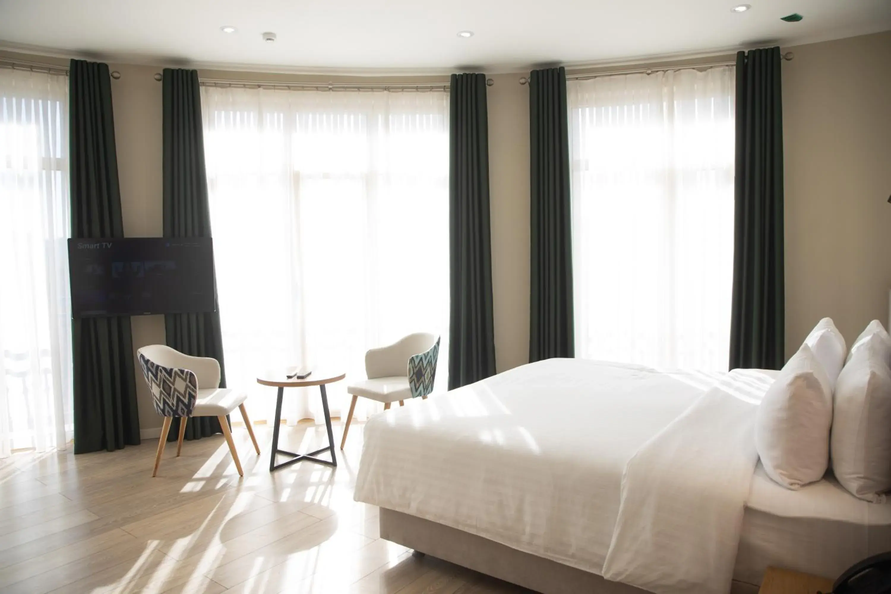 Deluxe Double Room with Balcony in Hotel Marwa Tashkent Pool&Spa Deluxe Double Room with Balcony in Hotel Marwa Tashkent Pool&Spa