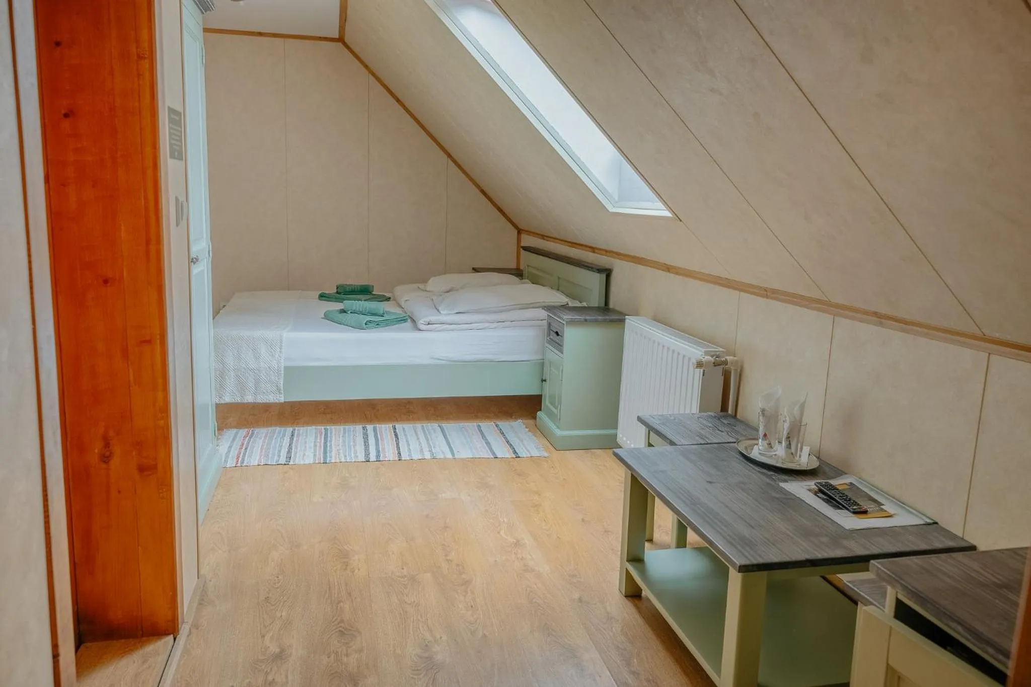 Bed in Pensiunea Vanatorul