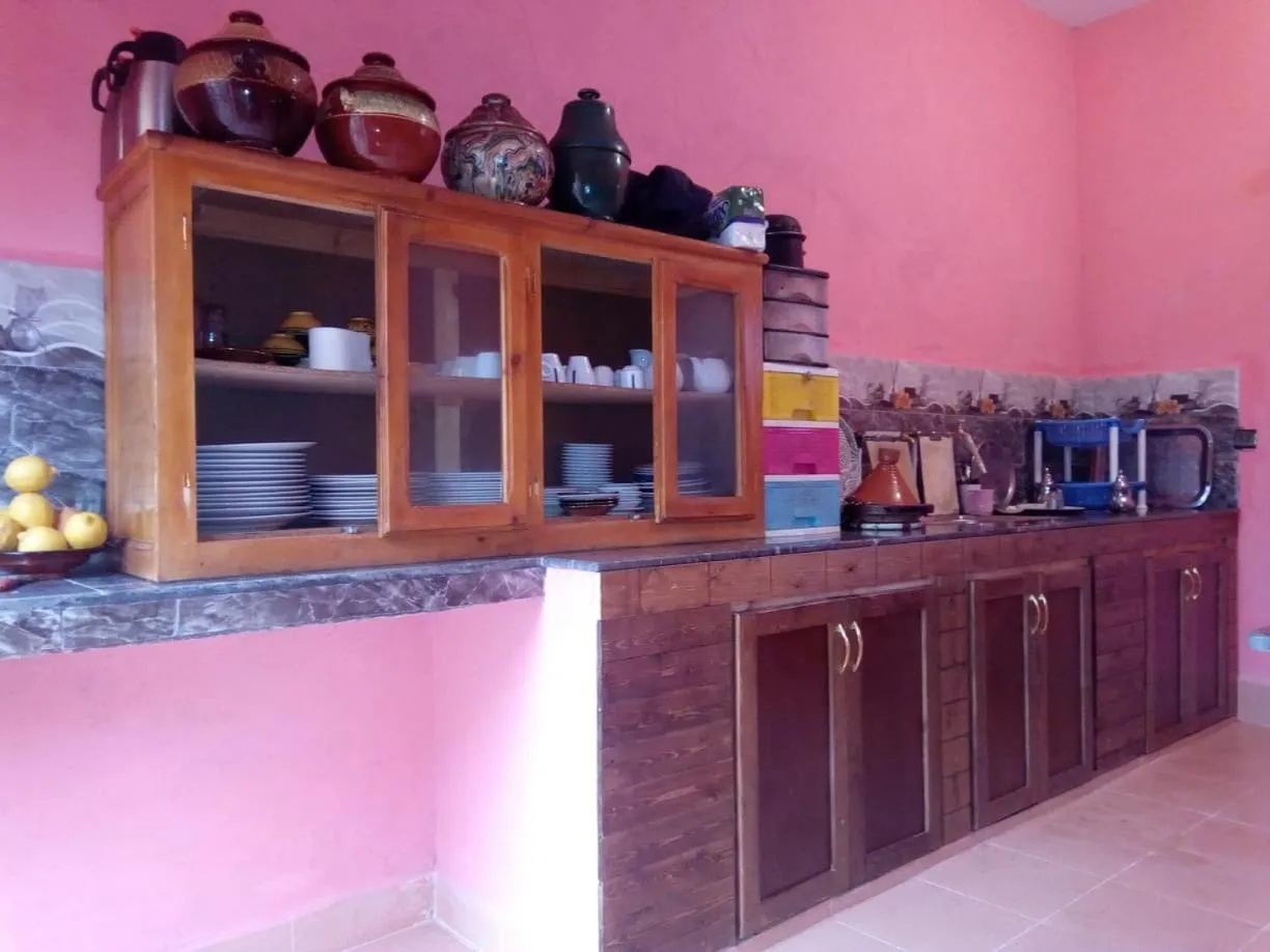Communal kitchen in Auberge Amazigh