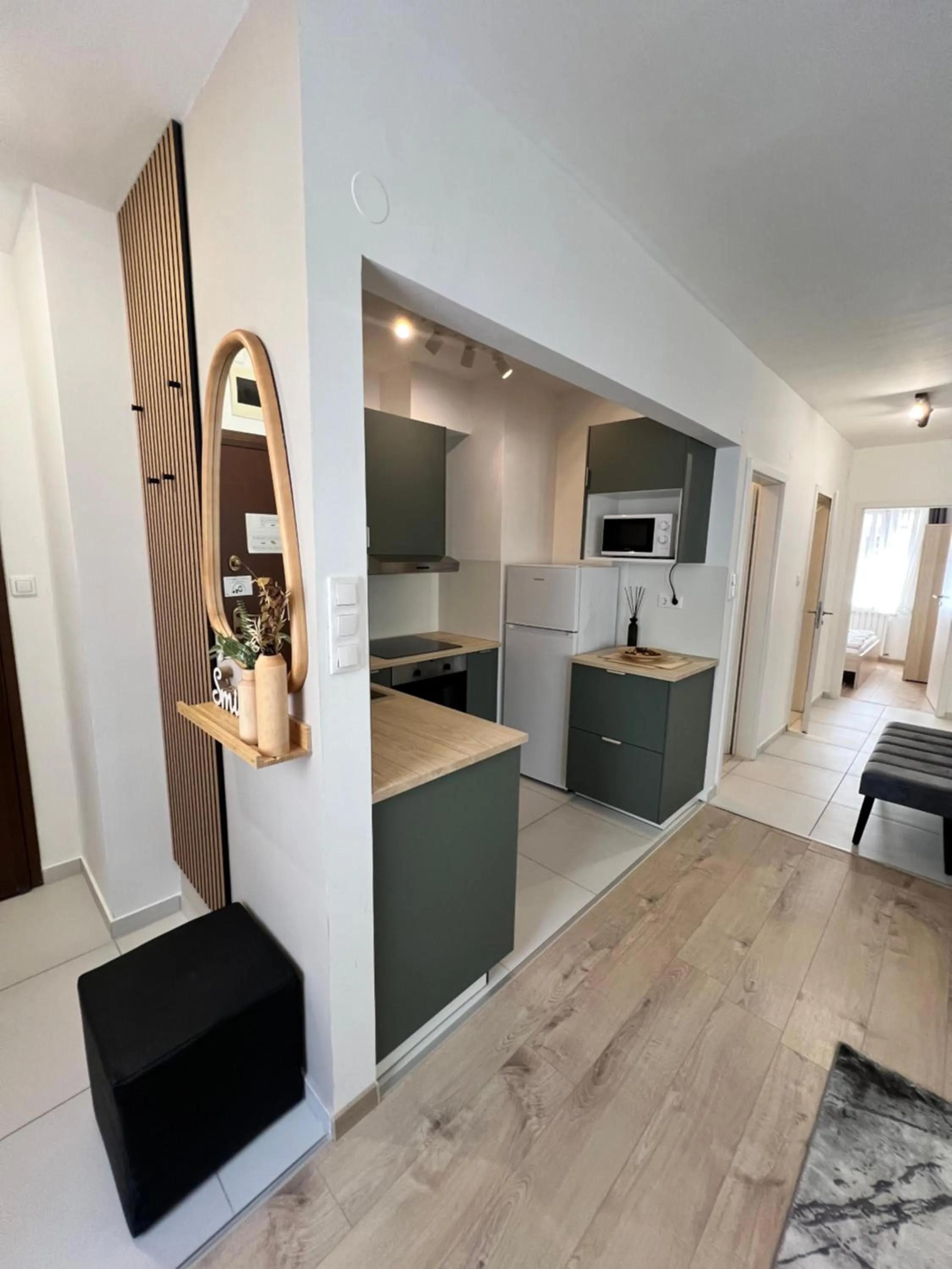 Kitchen or kitchenette in Maple Tree Budget Apartments