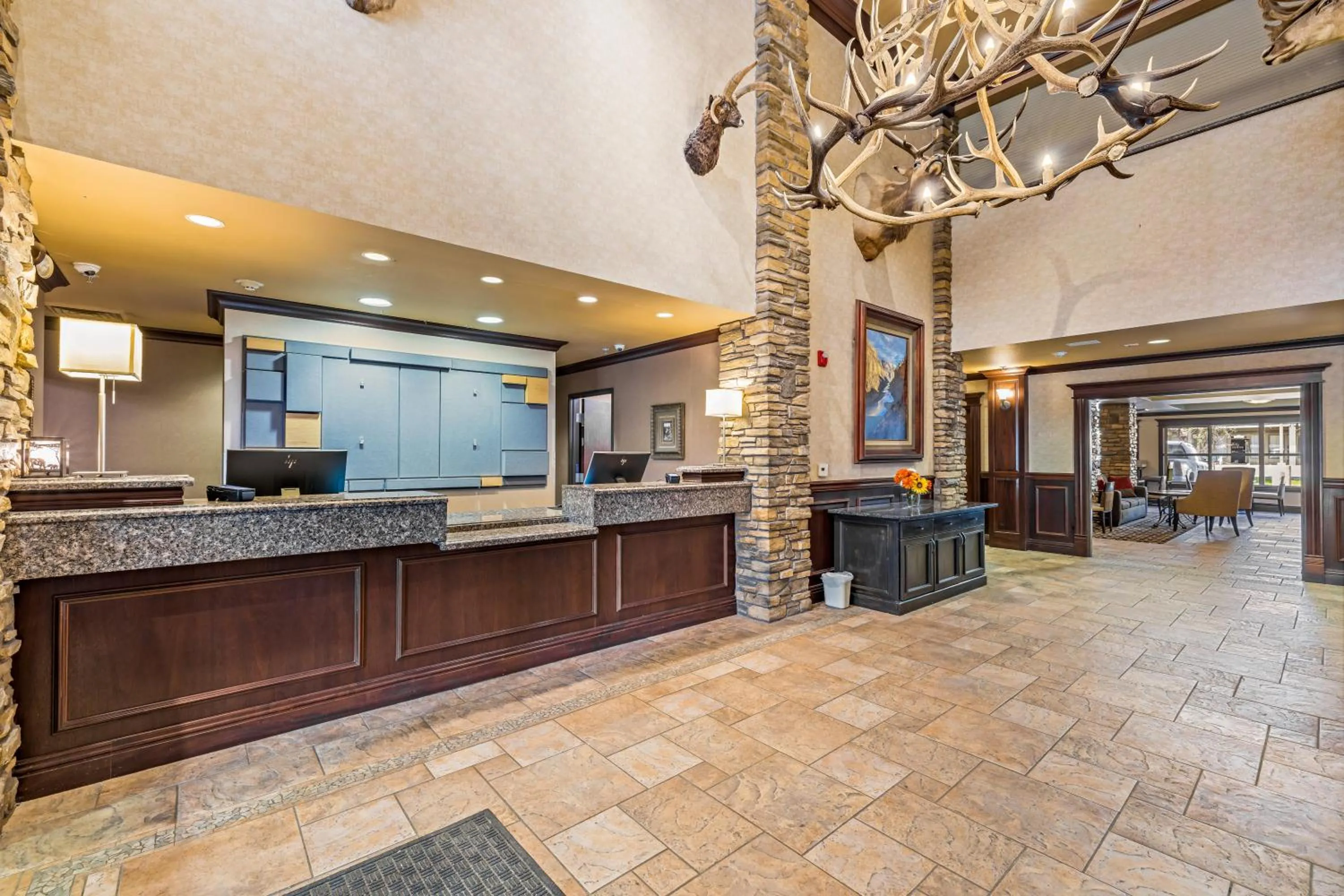 Lobby or reception in The Evergreen Hotel