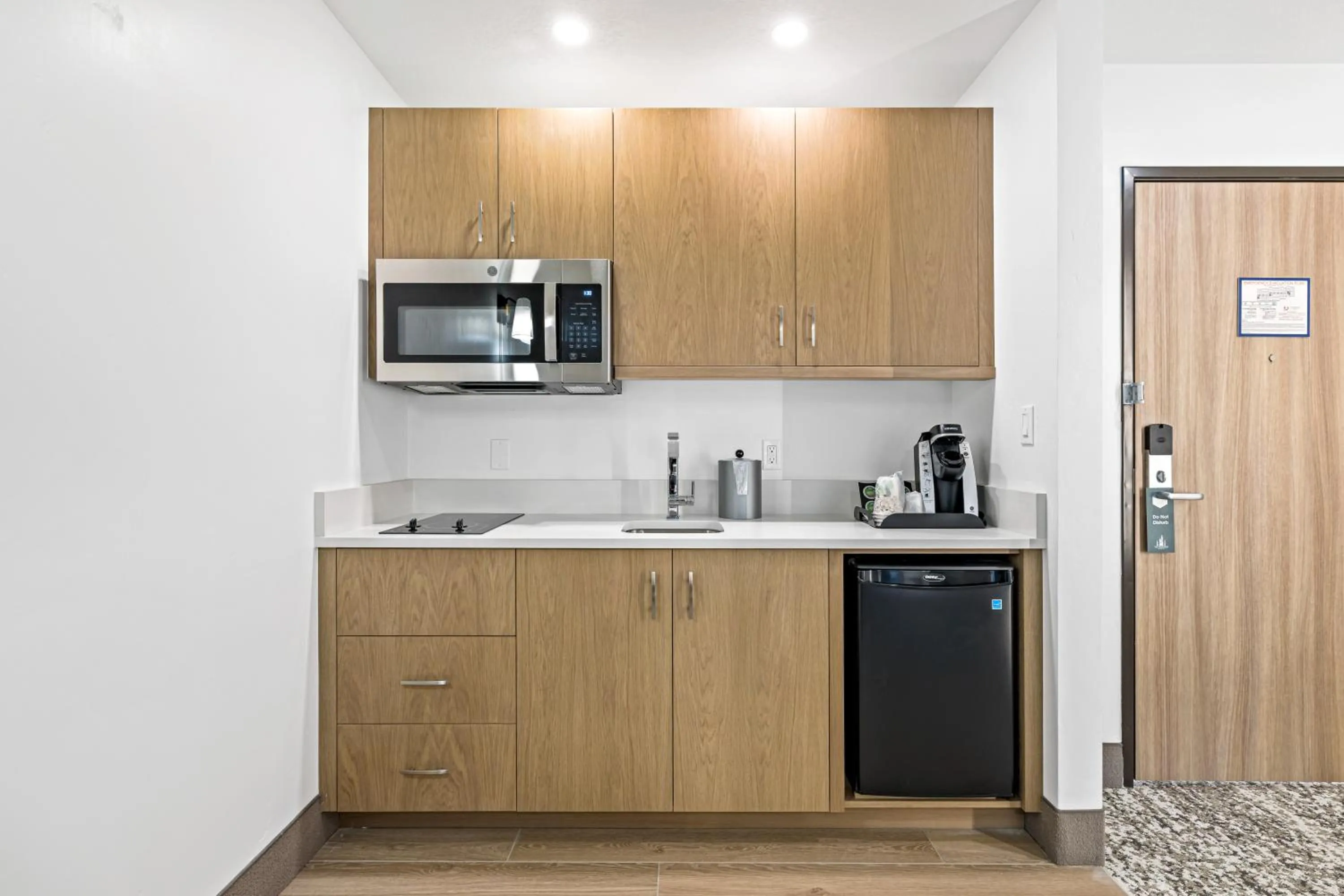 Coffee/tea facilities in The Evergreen Hotel