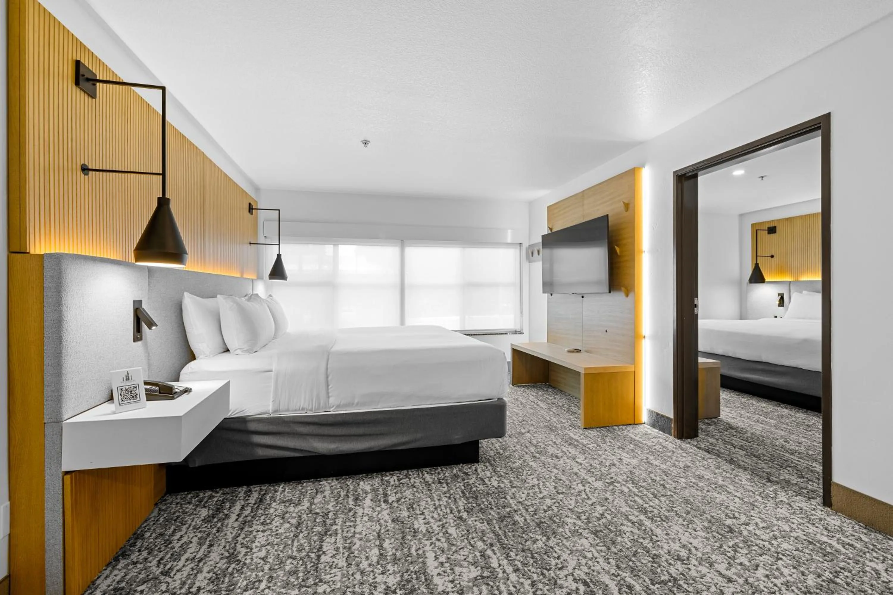 Bed in The Evergreen Hotel