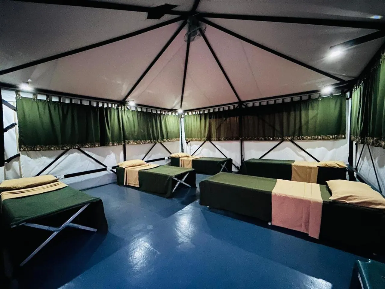 Photo of the whole room in Camp Backpackers Port Barton