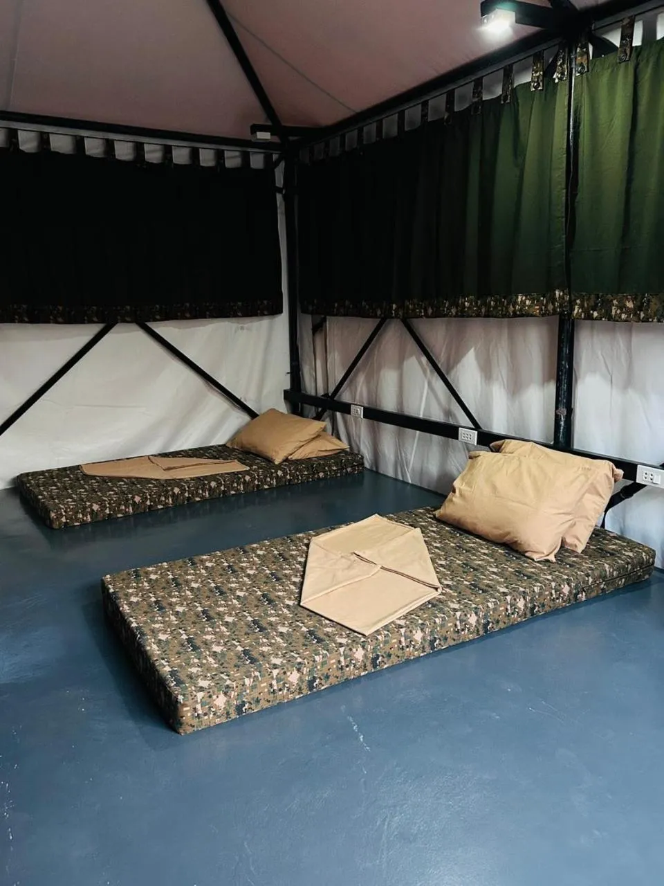 Bedroom in Camp Backpackers Port Barton