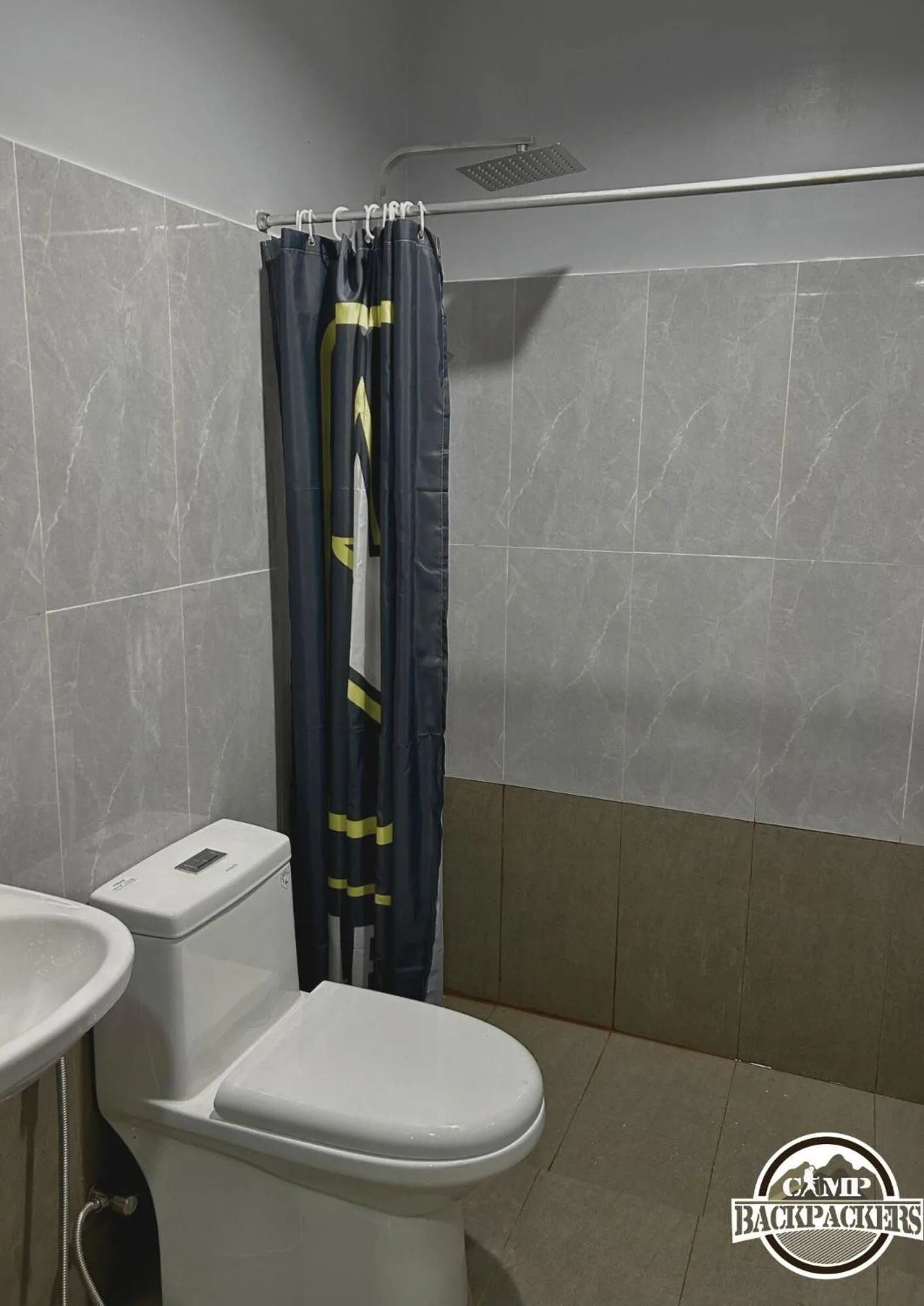 Camp Backpackers Port Barton