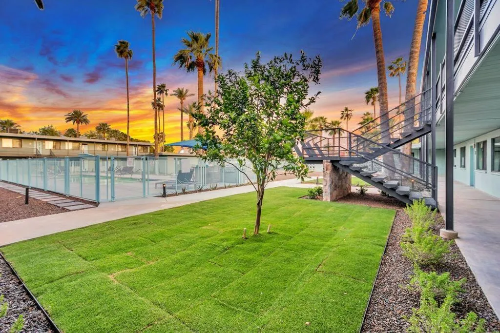 Property building in Intimate well appointed Studio w Pool