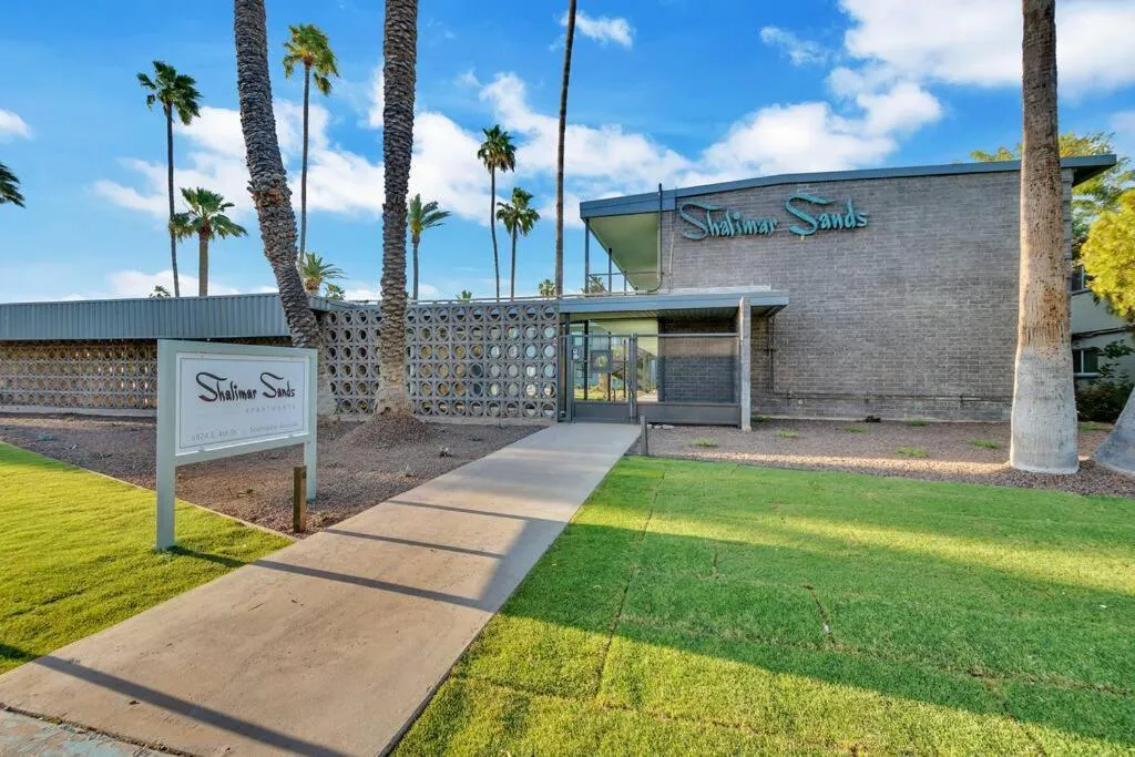 Property building in Intimate well appointed Studio w Pool