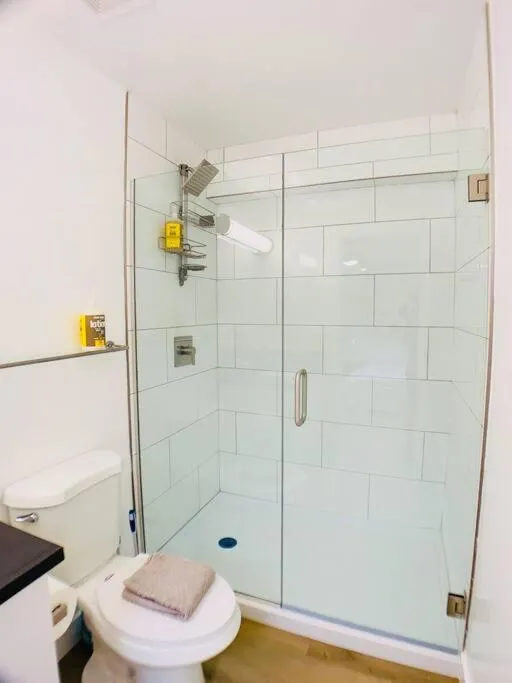 Intimate well appointed Studio w Pool