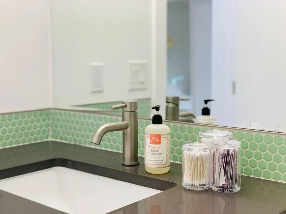 Intimate well appointed Studio w Pool