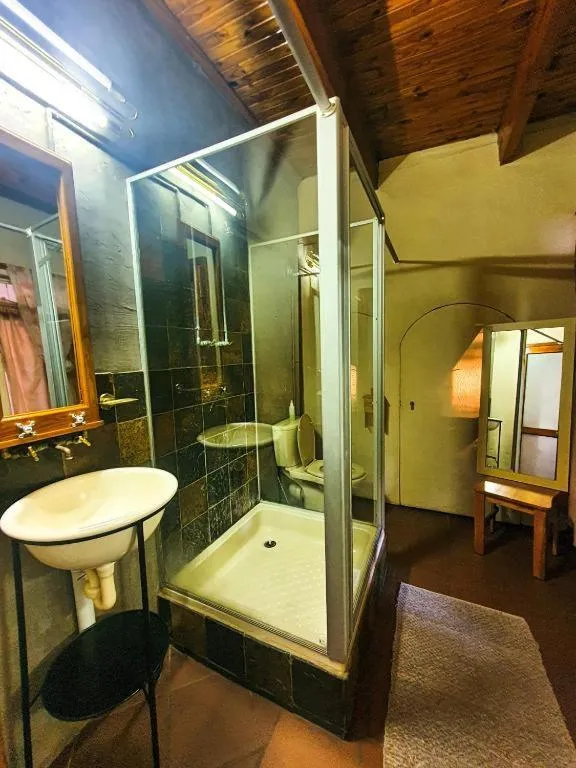 Shower in Just Tiffany Guest House & Conference Facility