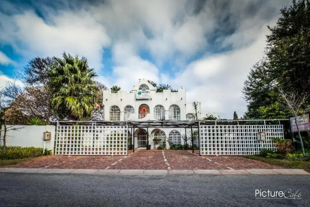 Double or Twin Room in Just Tiffany Guest House & Conference Facility Double or Twin Room in Just Tiffany Guest House & Conference Facility