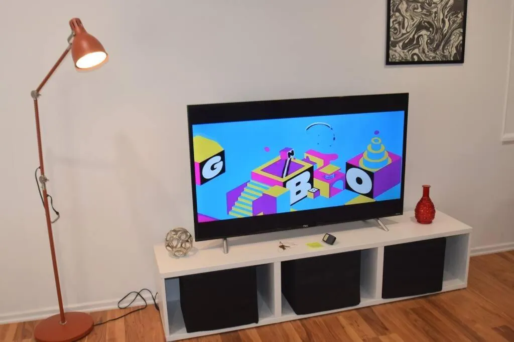 TV and multimedia in Hollywood Business Apartments