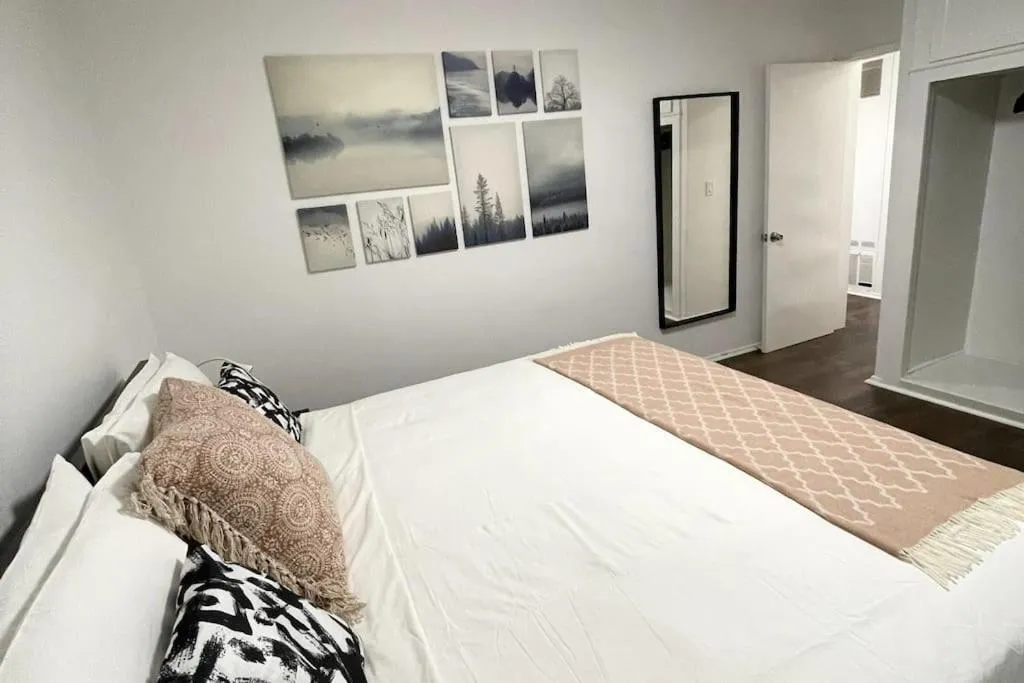 Bed in Hollywood Business Apartments