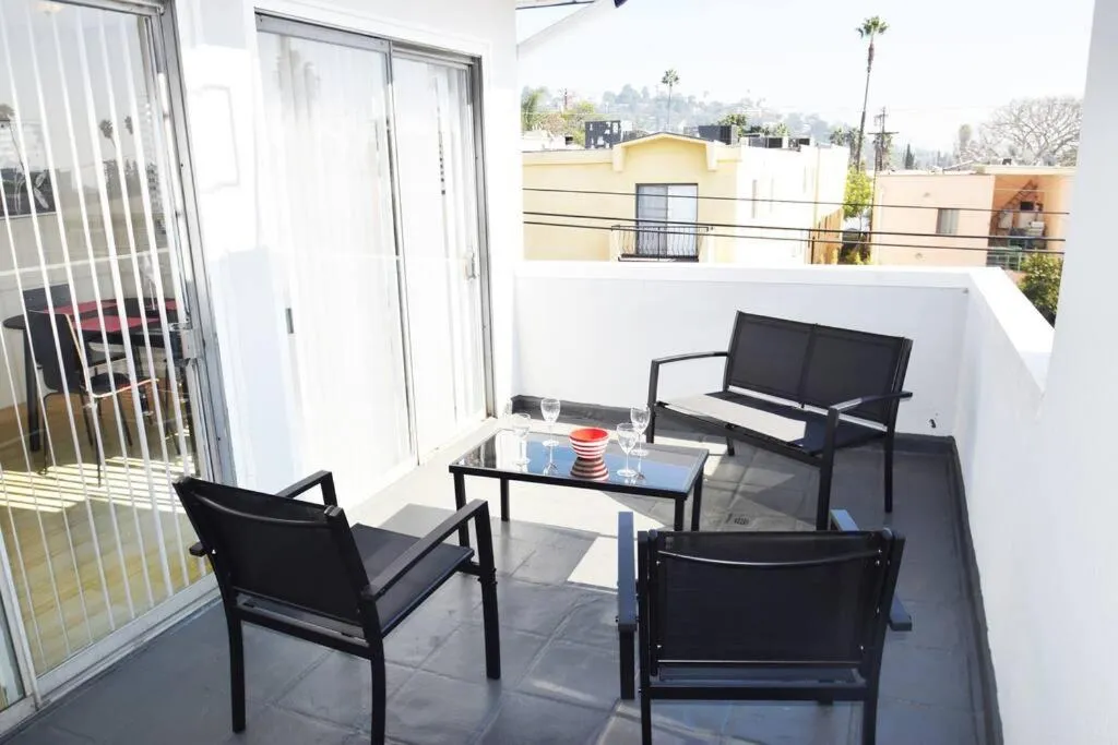 Patio in Hollywood Business Apartments