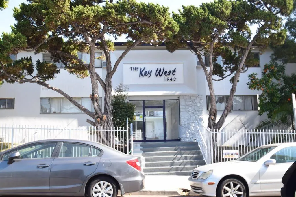 Property building in Hollywood Business Apartments