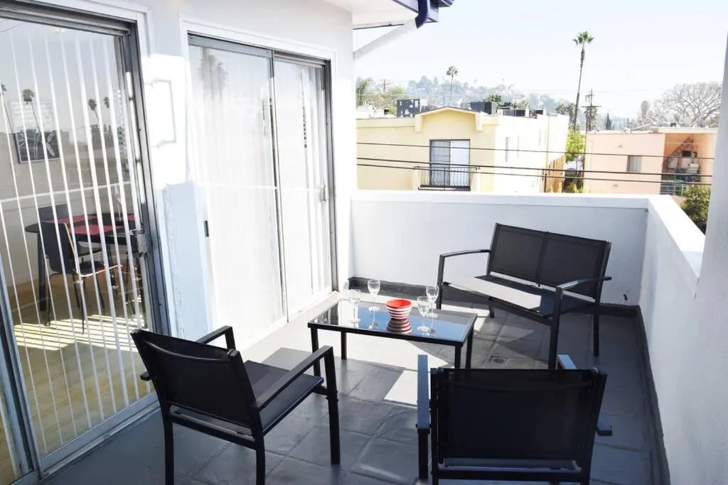 Patio in Hollywood Business Apartments