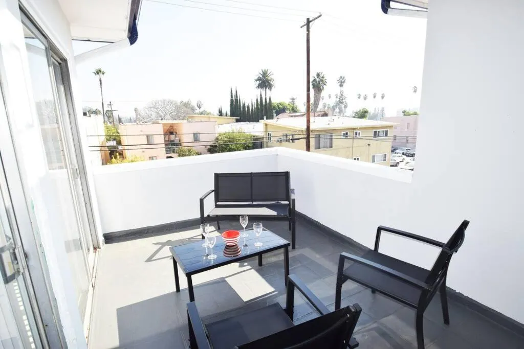 Patio in Hollywood Business Apartments