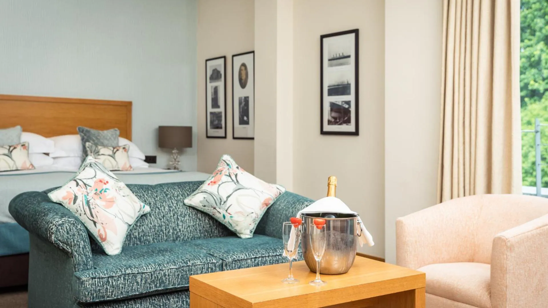 Bed in The Stormont Hotel