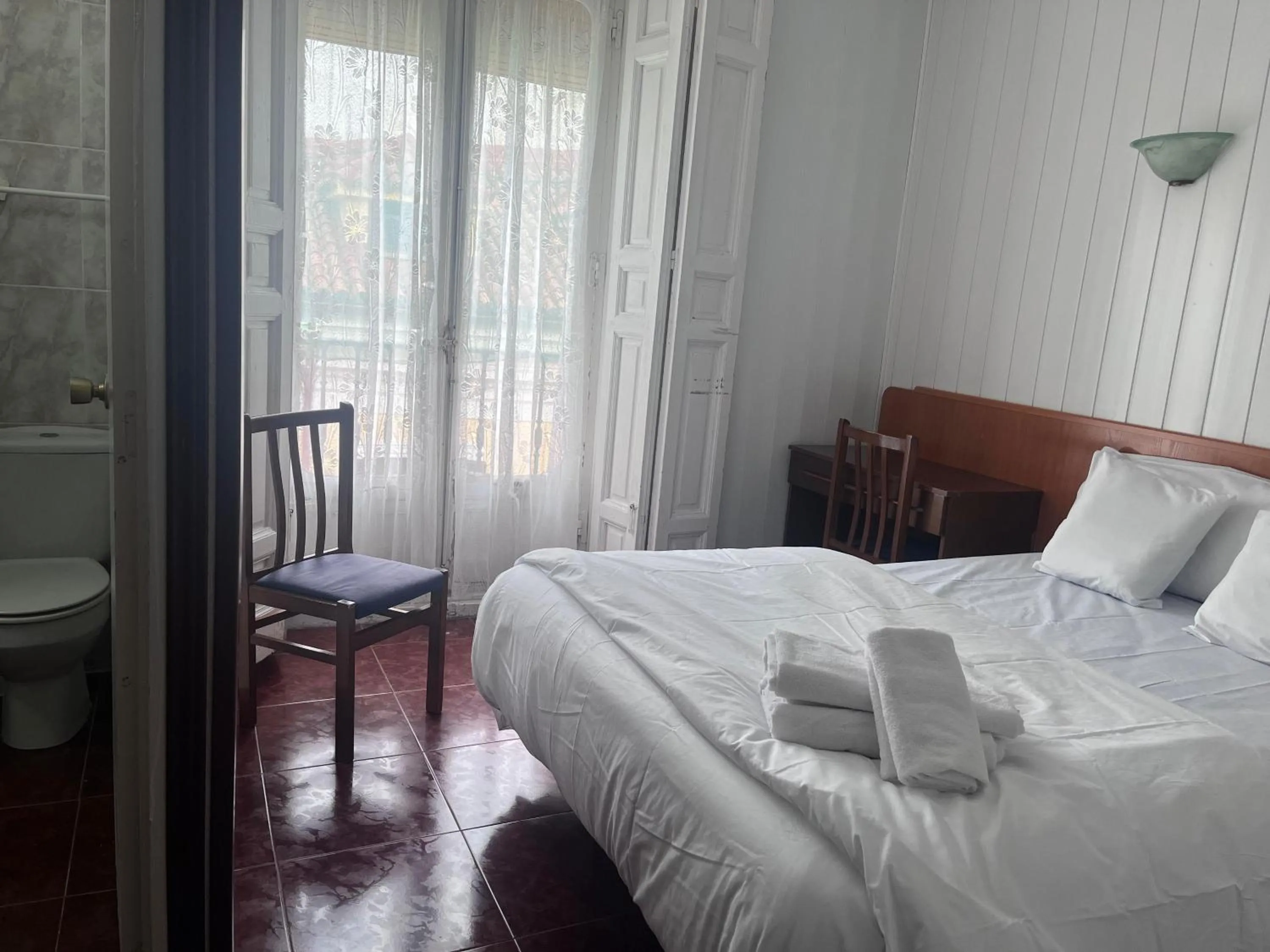 Bed in Hostal Alonso No Limit Madrid