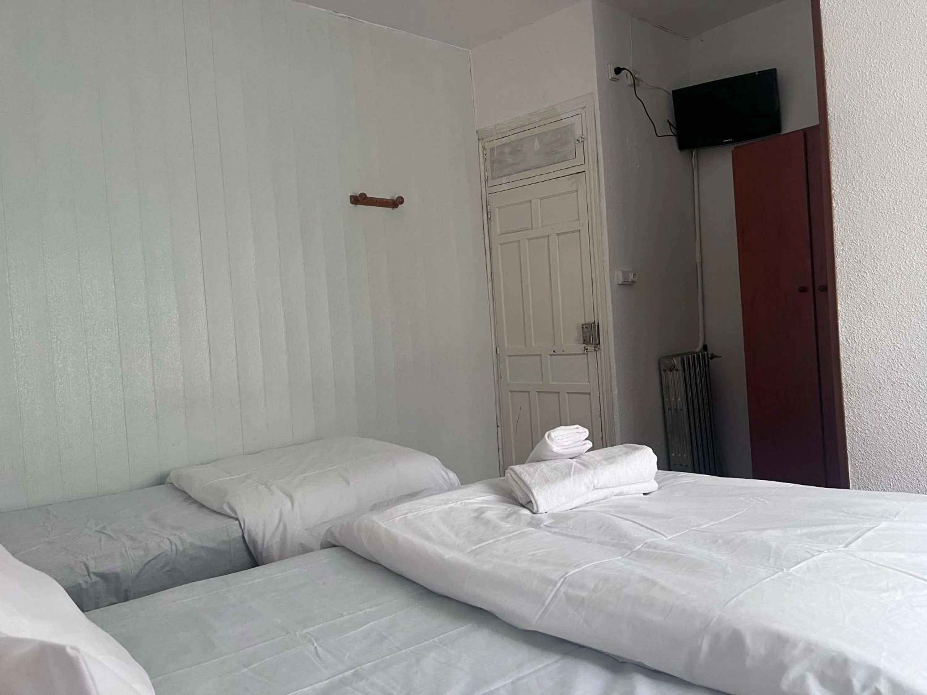 Bed in Hostal Alonso No Limit Madrid