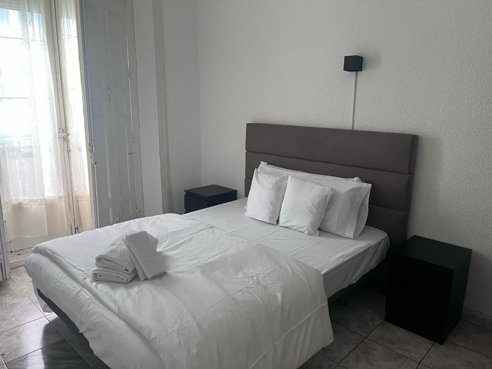 Bed in Hostal Alonso No Limit Madrid