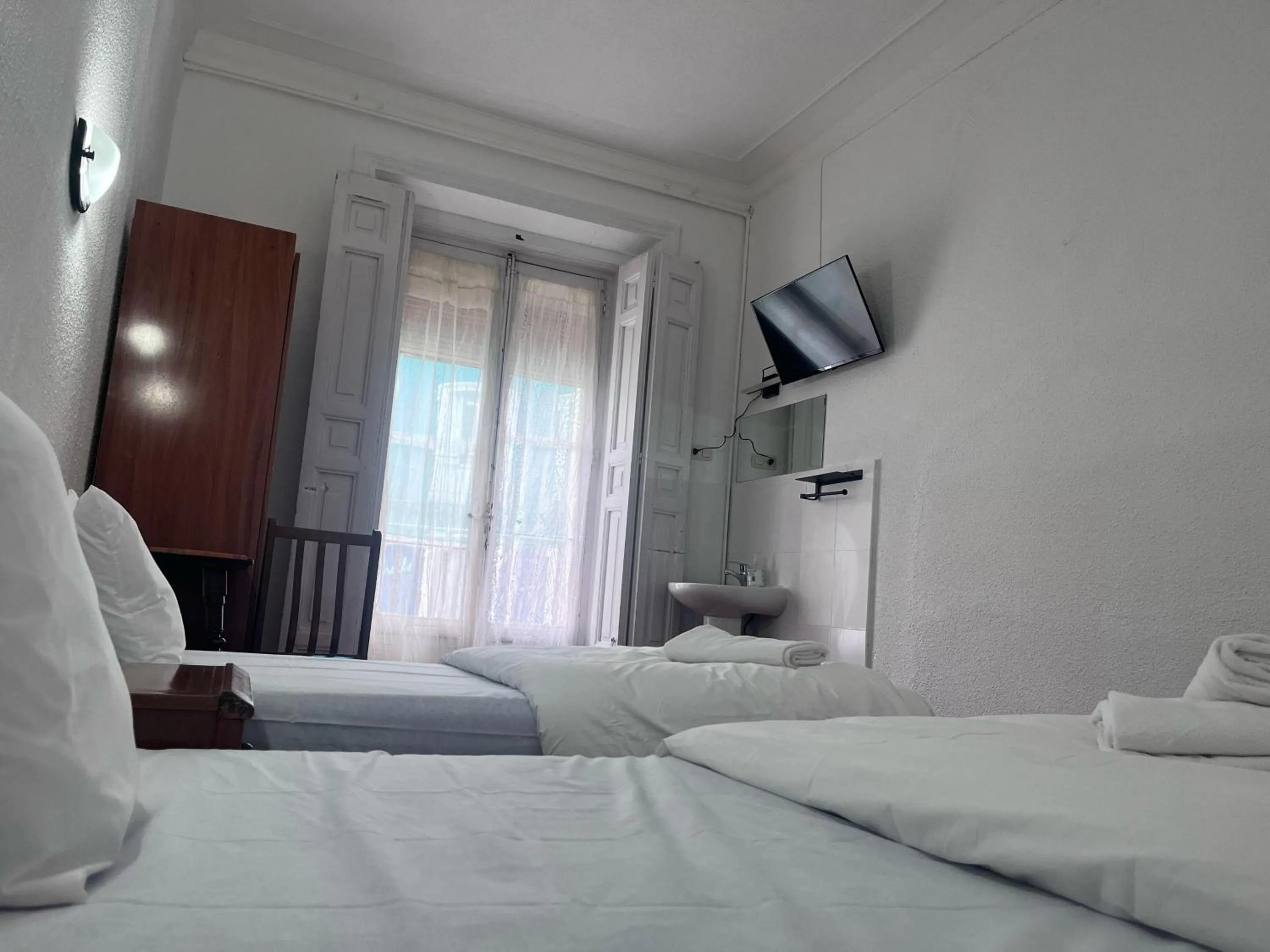 Bed in Hostal Alonso No Limit Madrid